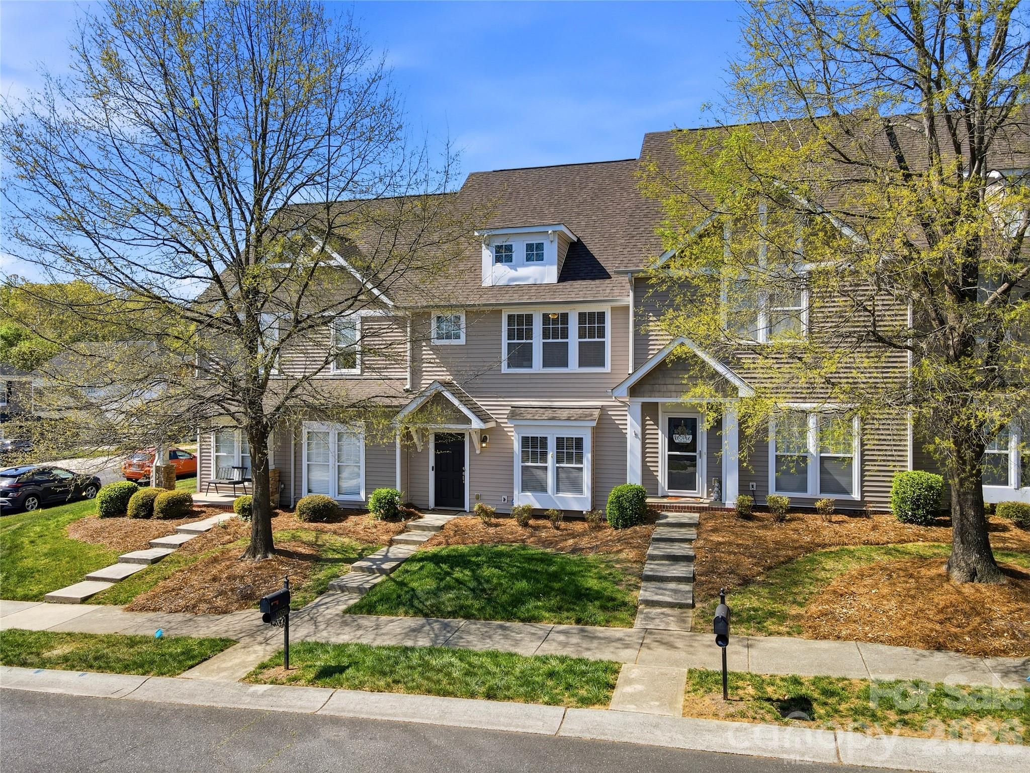 1005 Laparc Lane Property Photo 1