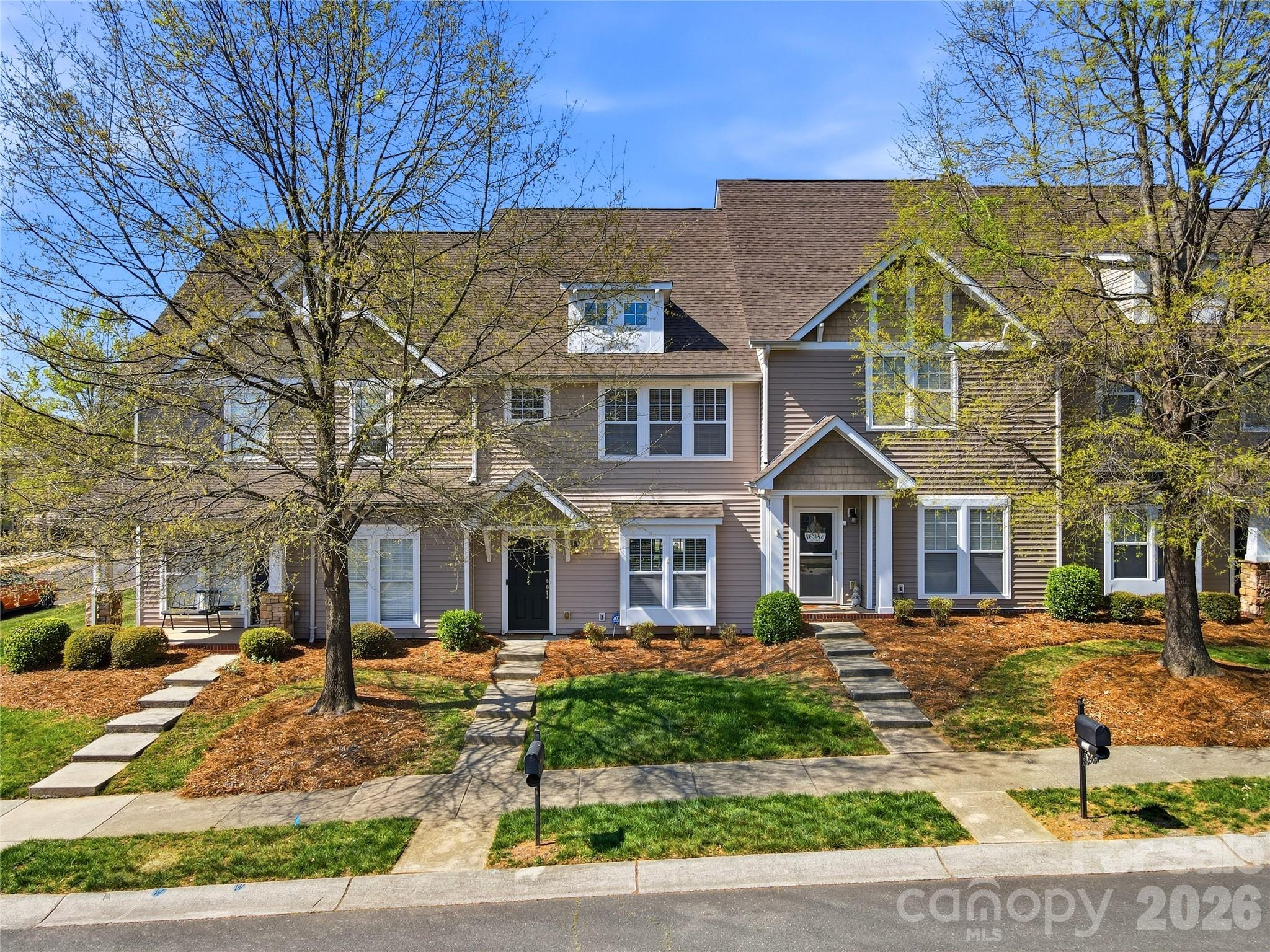 1005 Laparc Lane Property Photo 2