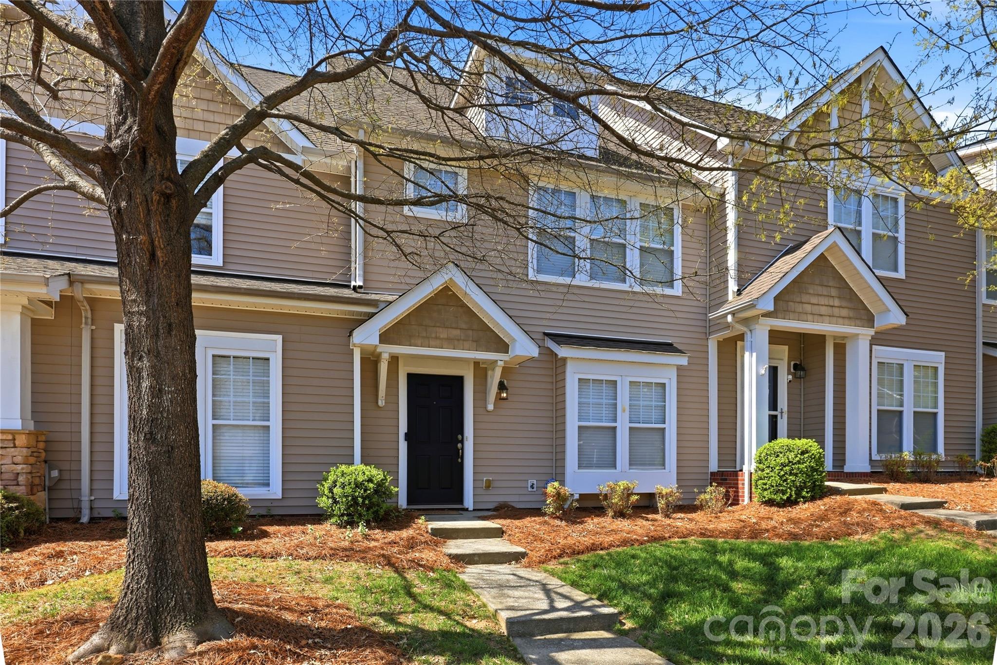 1005 Laparc Lane Property Photo 4