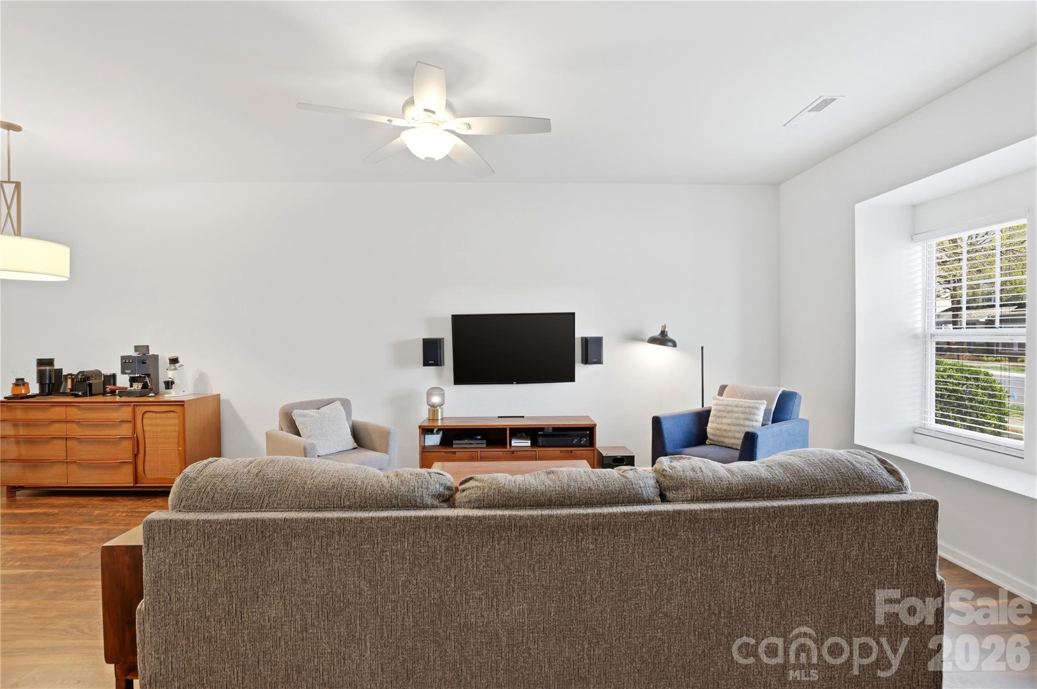 1005 Laparc Lane Property Photo 7