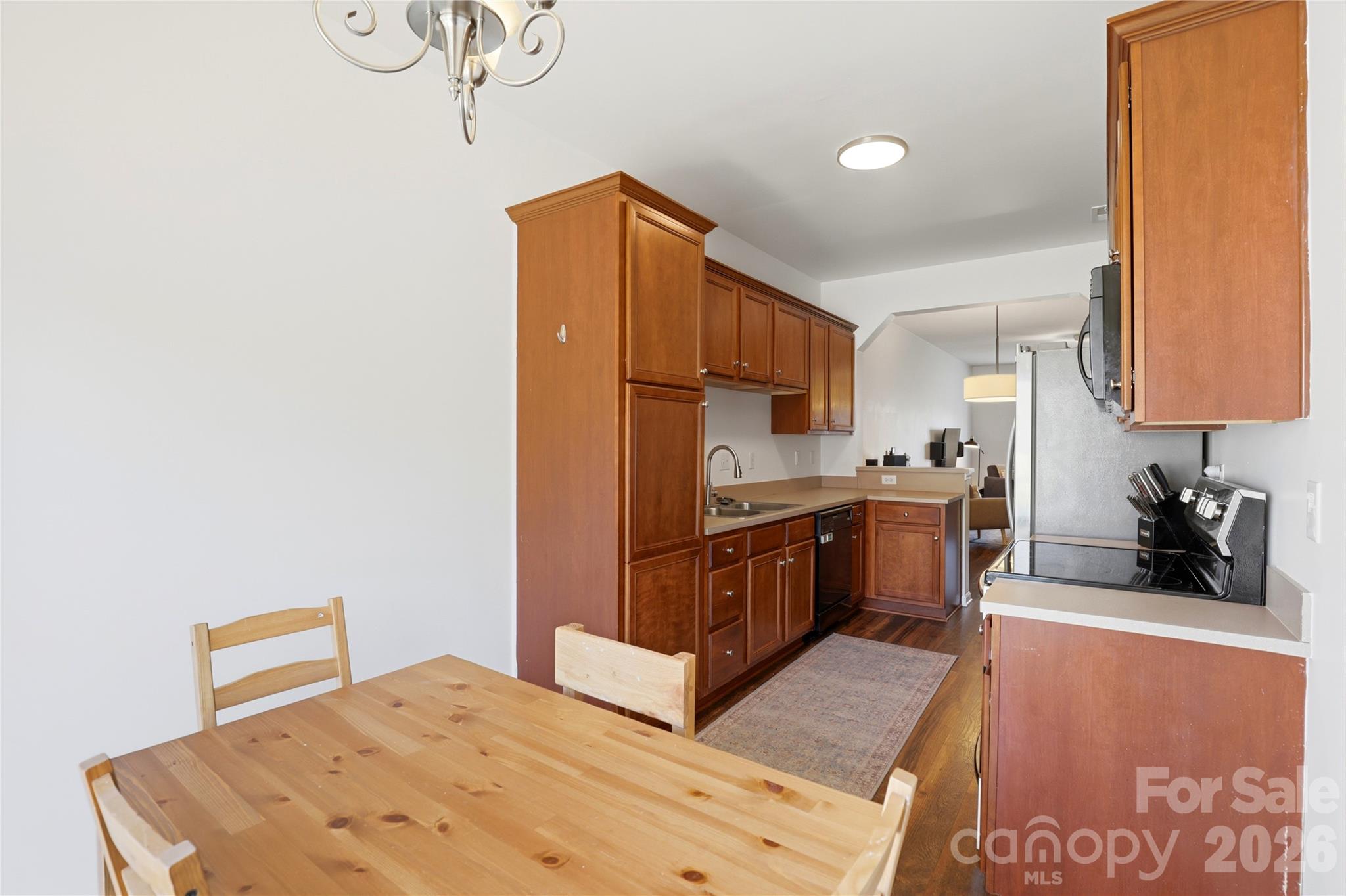 1005 Laparc Lane Property Photo 19