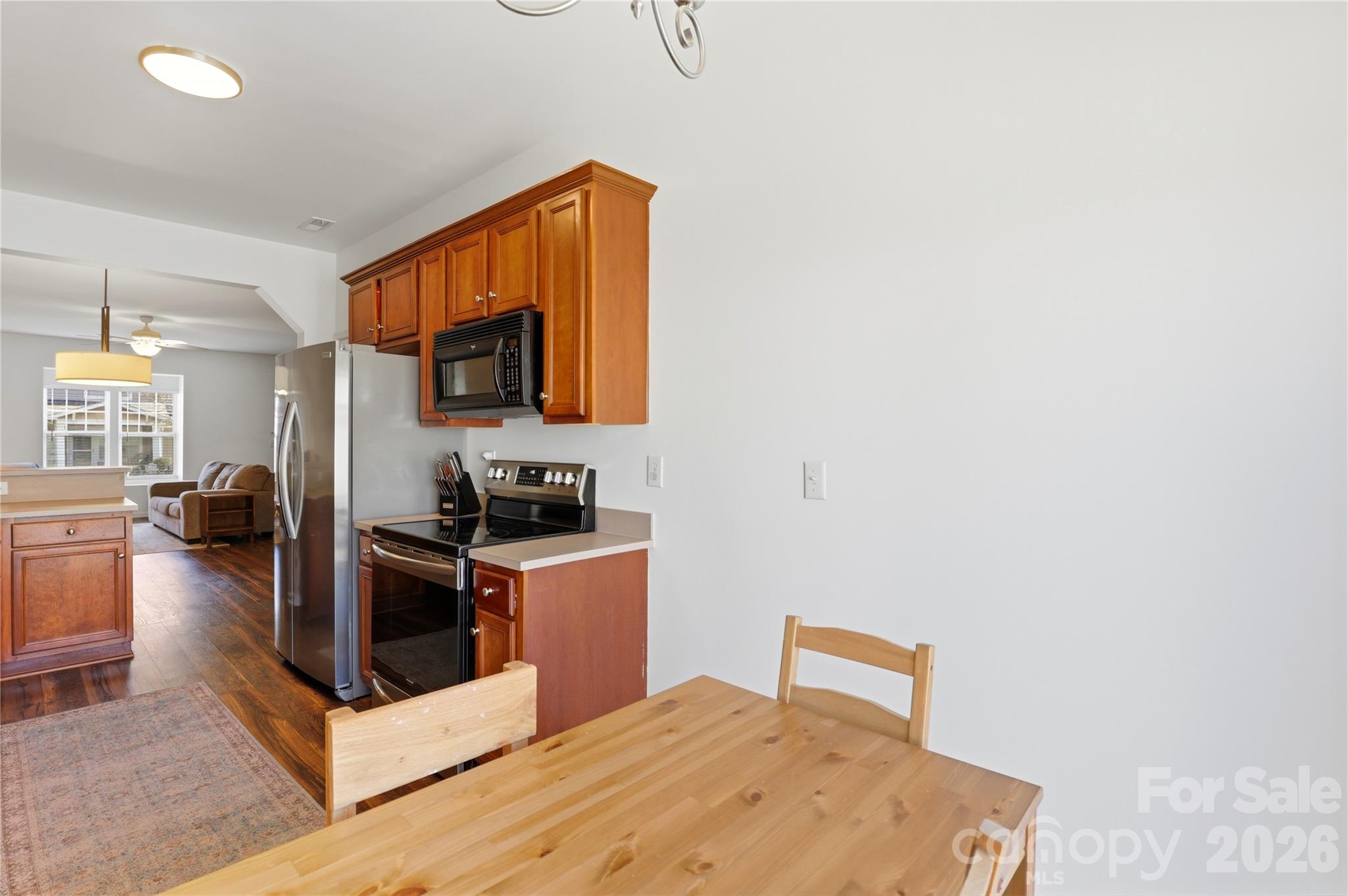1005 Laparc Lane Property Photo 20