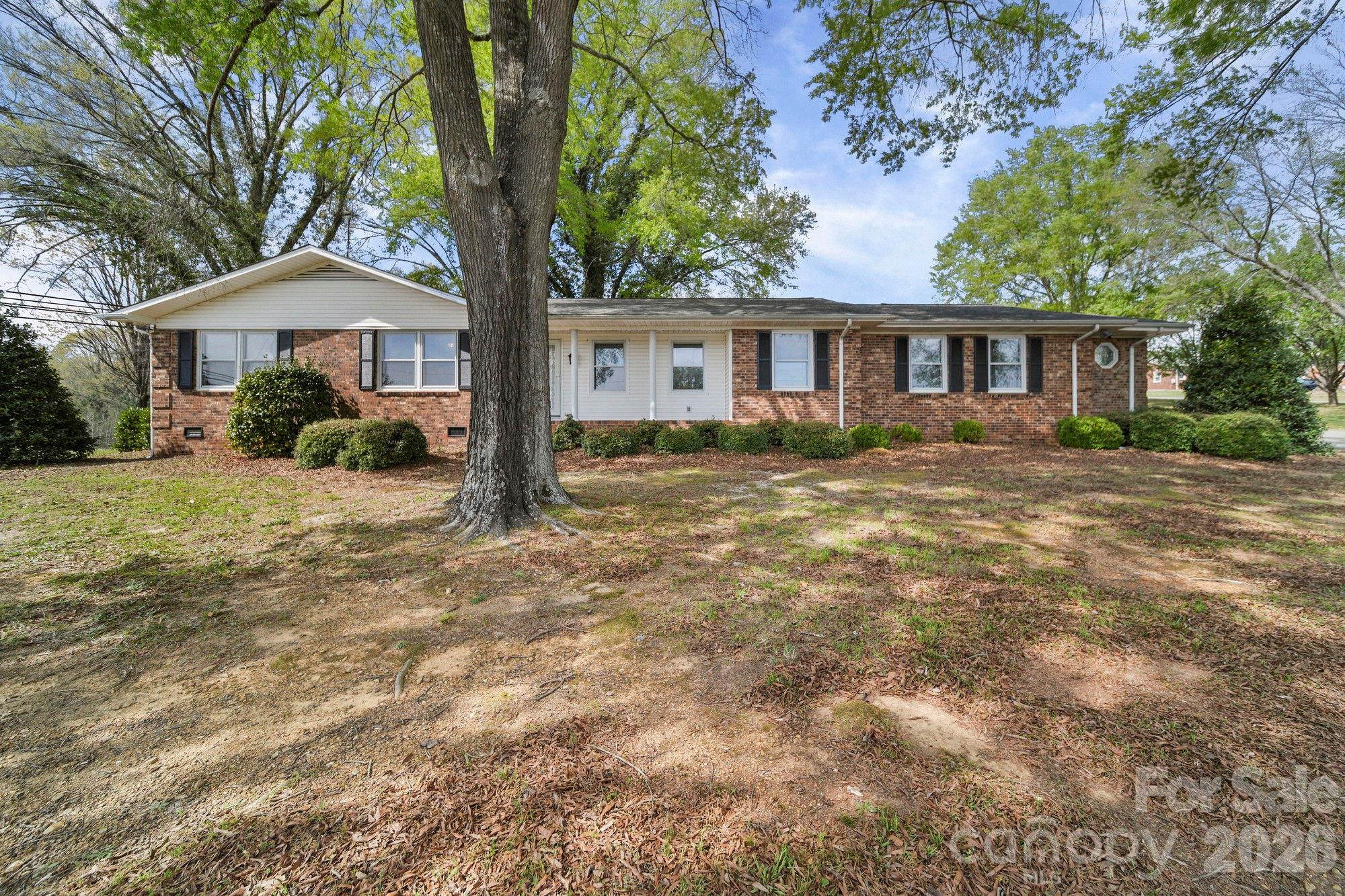 164 New York Avenue Property Photo 1