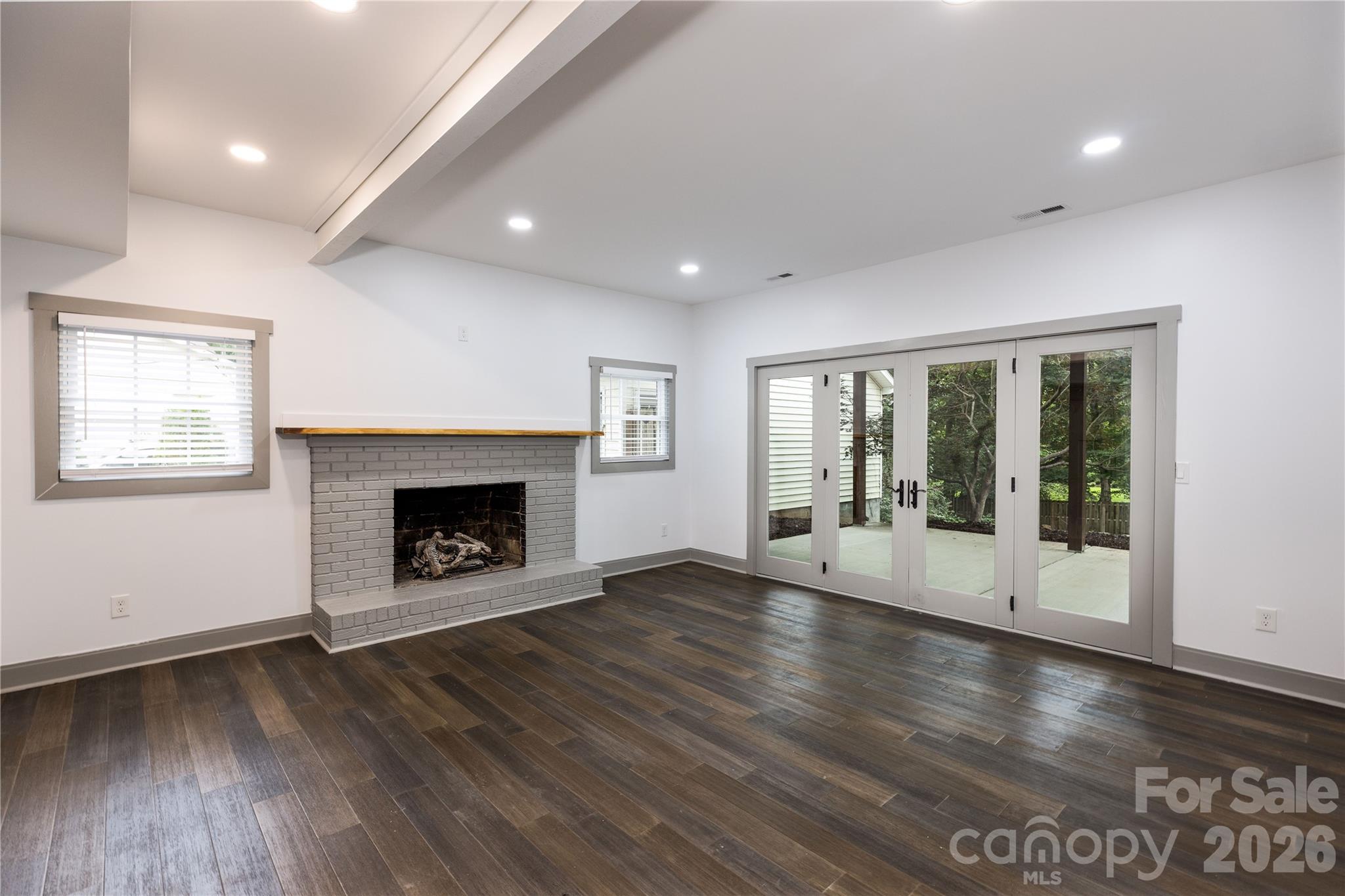 6721 Knightswood Drive Property Photo 3