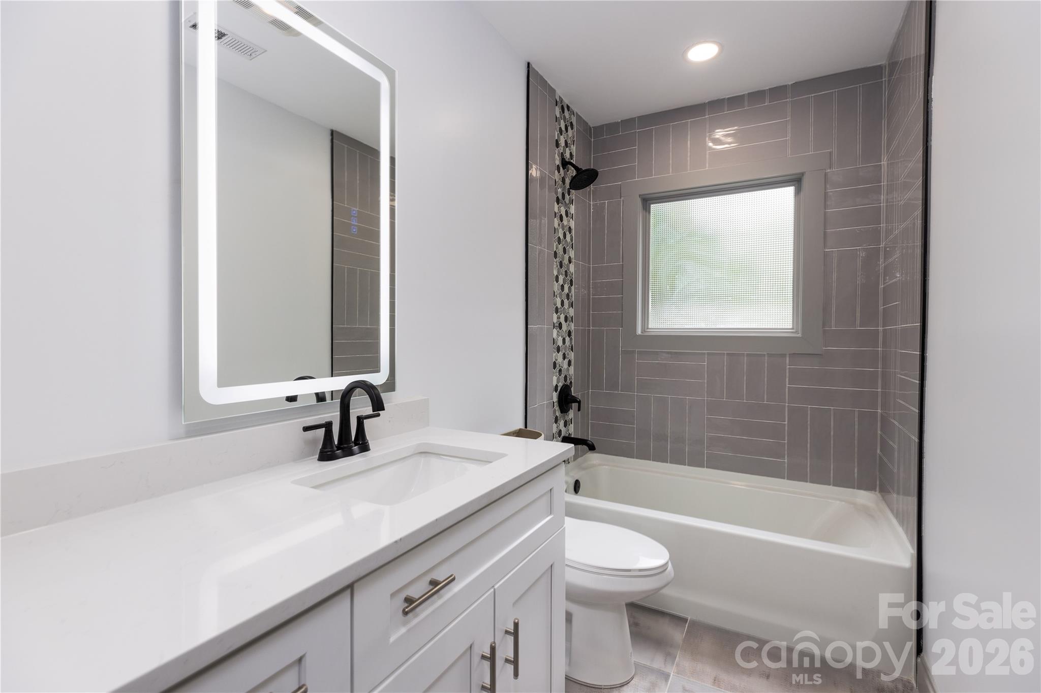 6721 Knightswood Drive Property Photo 5
