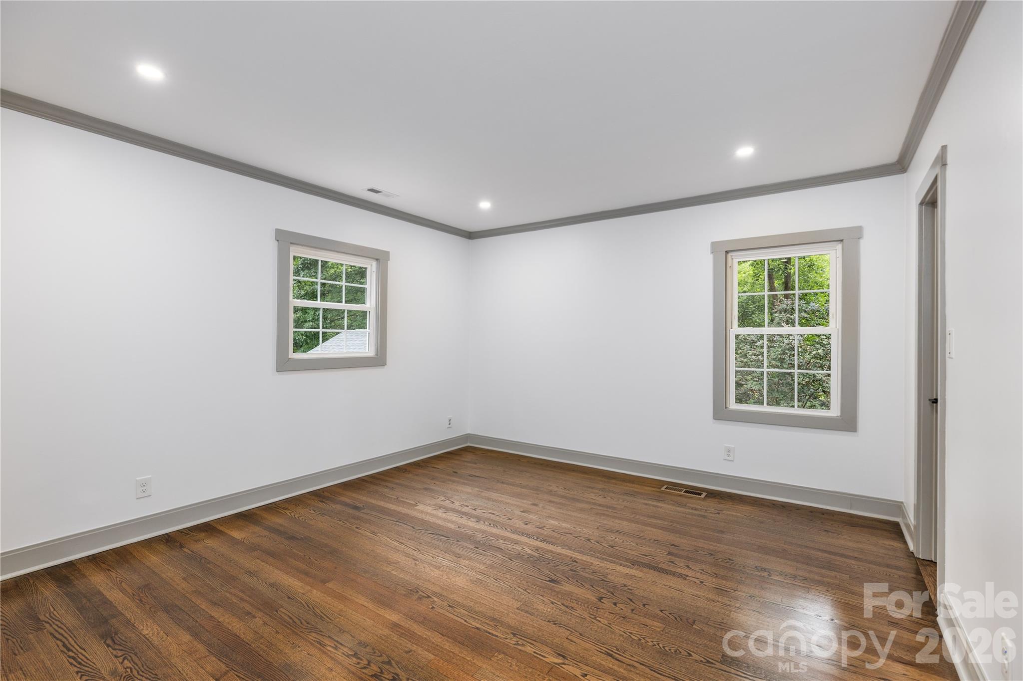 6721 Knightswood Drive Property Photo 12
