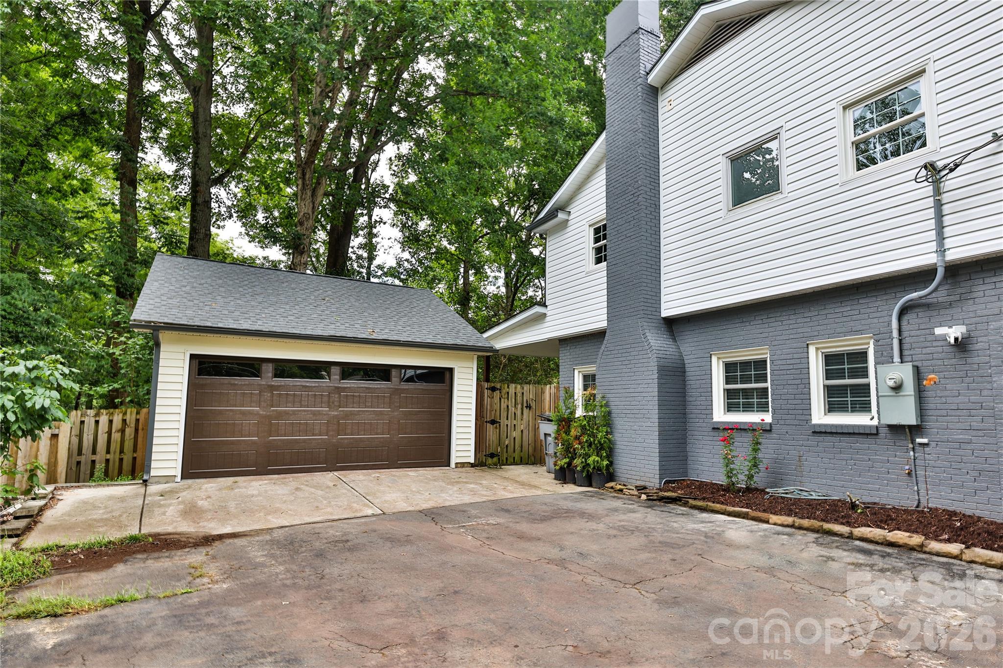 6721 Knightswood Drive Property Photo 21