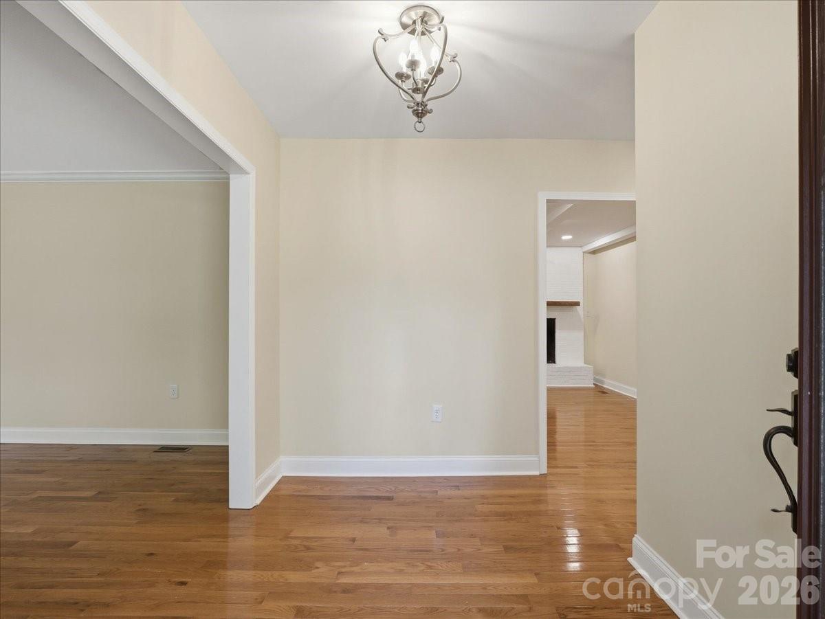 2129 James Court Property Photo 6