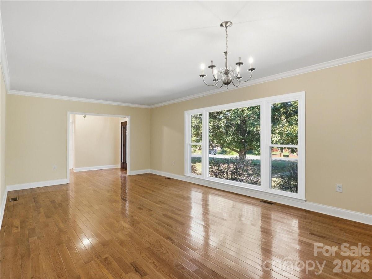 2129 James Court Property Photo 8