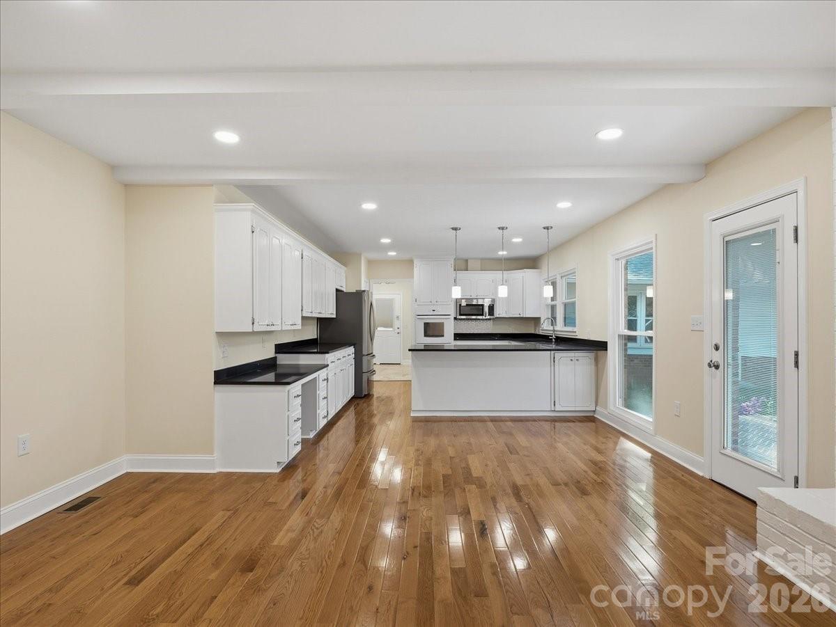 2129 James Court Property Photo 10
