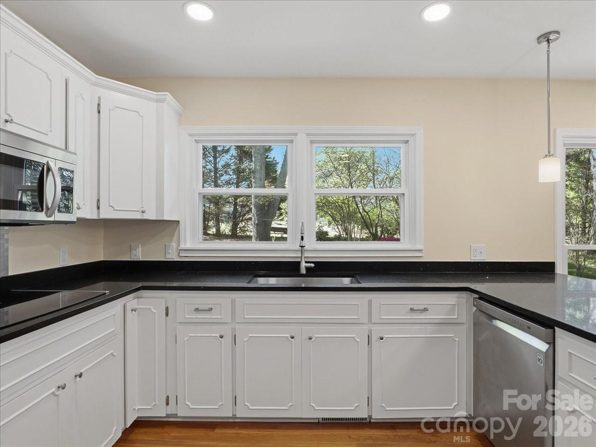 2129 James Court Property Photo 15