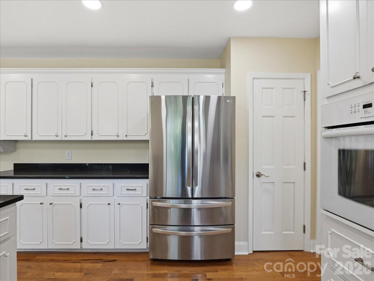 2129 James Court Property Photo 17