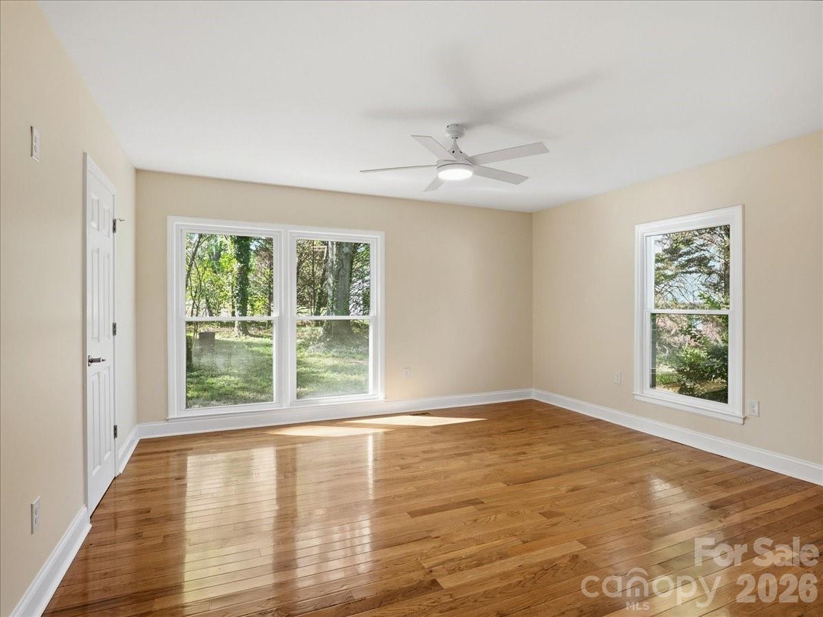 2129 James Court Property Photo 18