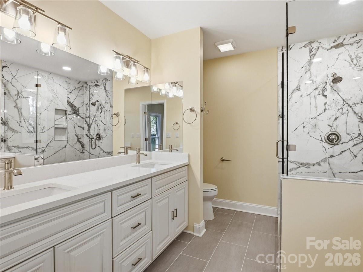 2129 James Court Property Photo 20