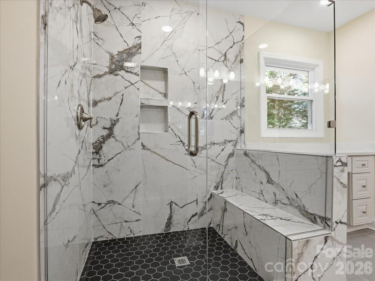 2129 James Court Property Photo 22