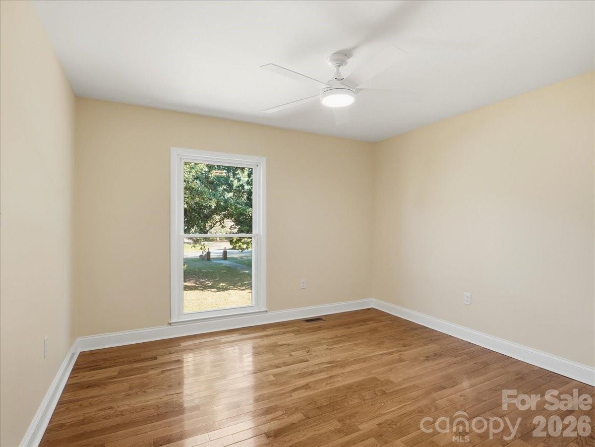 2129 James Court Property Photo 24