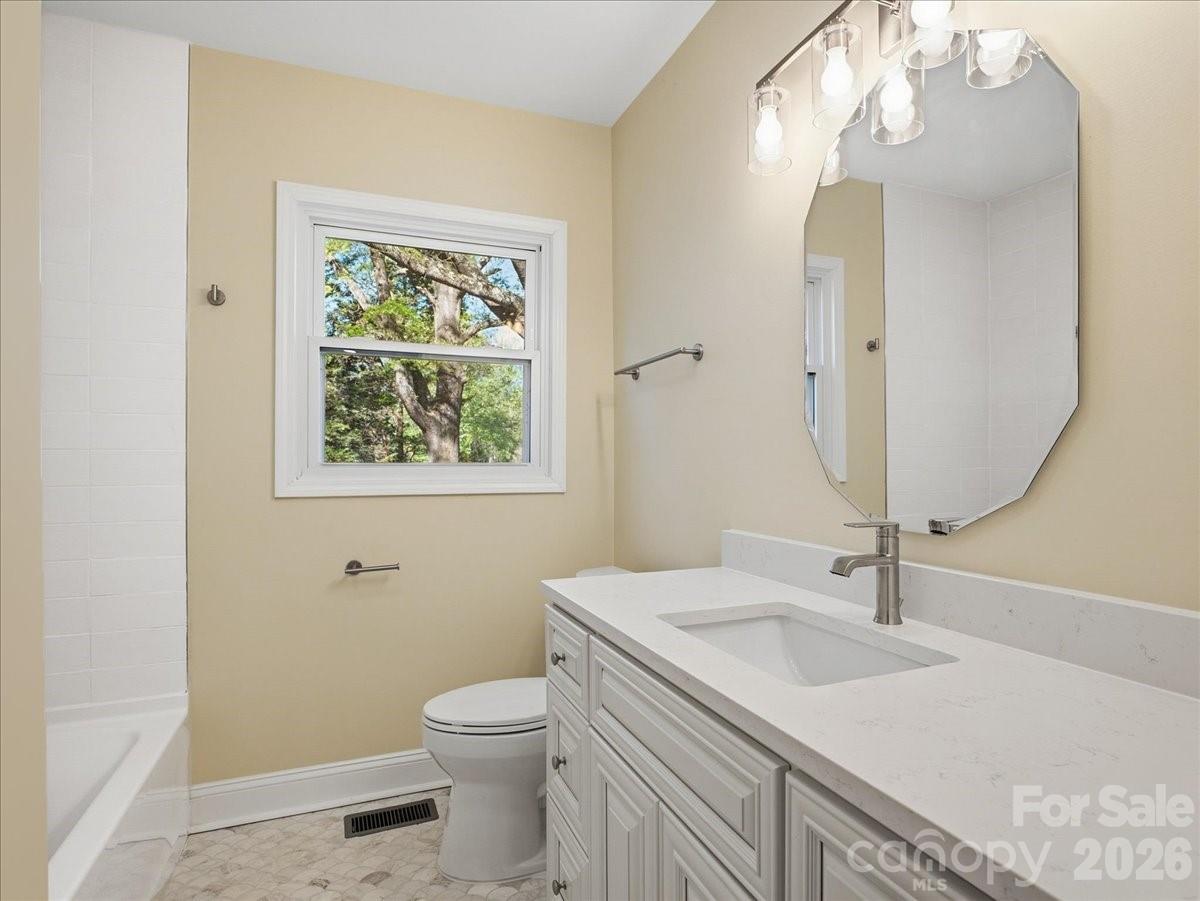 2129 James Court Property Photo 26