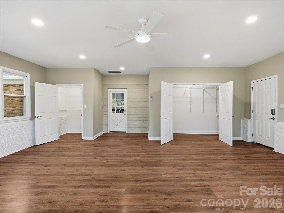 2129 James Court Property Photo 29