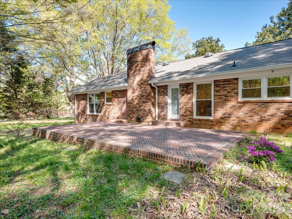 2129 James Court Property Photo 34