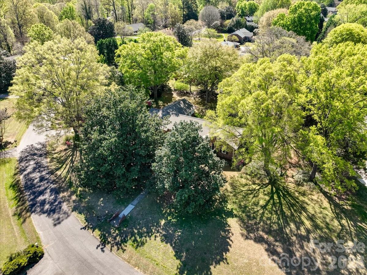 2129 James Court Property Photo 40