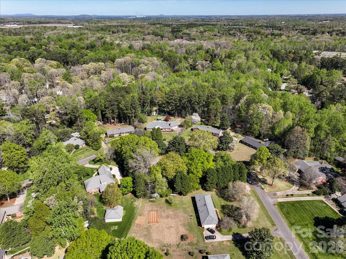 2129 James Court Property Photo 42