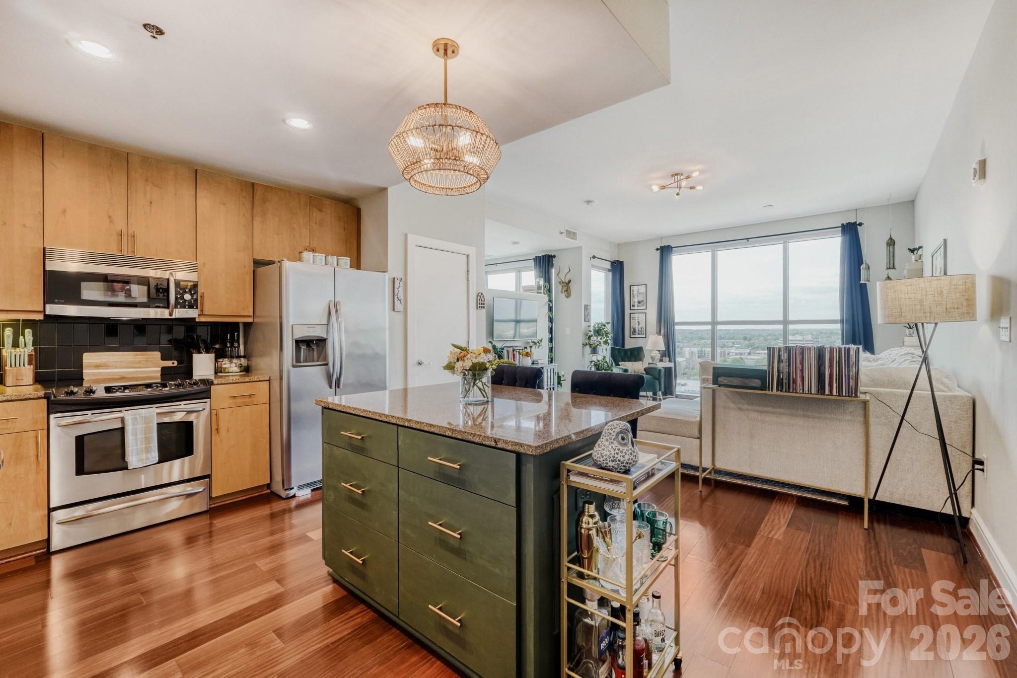 333 W Trade Street 1105