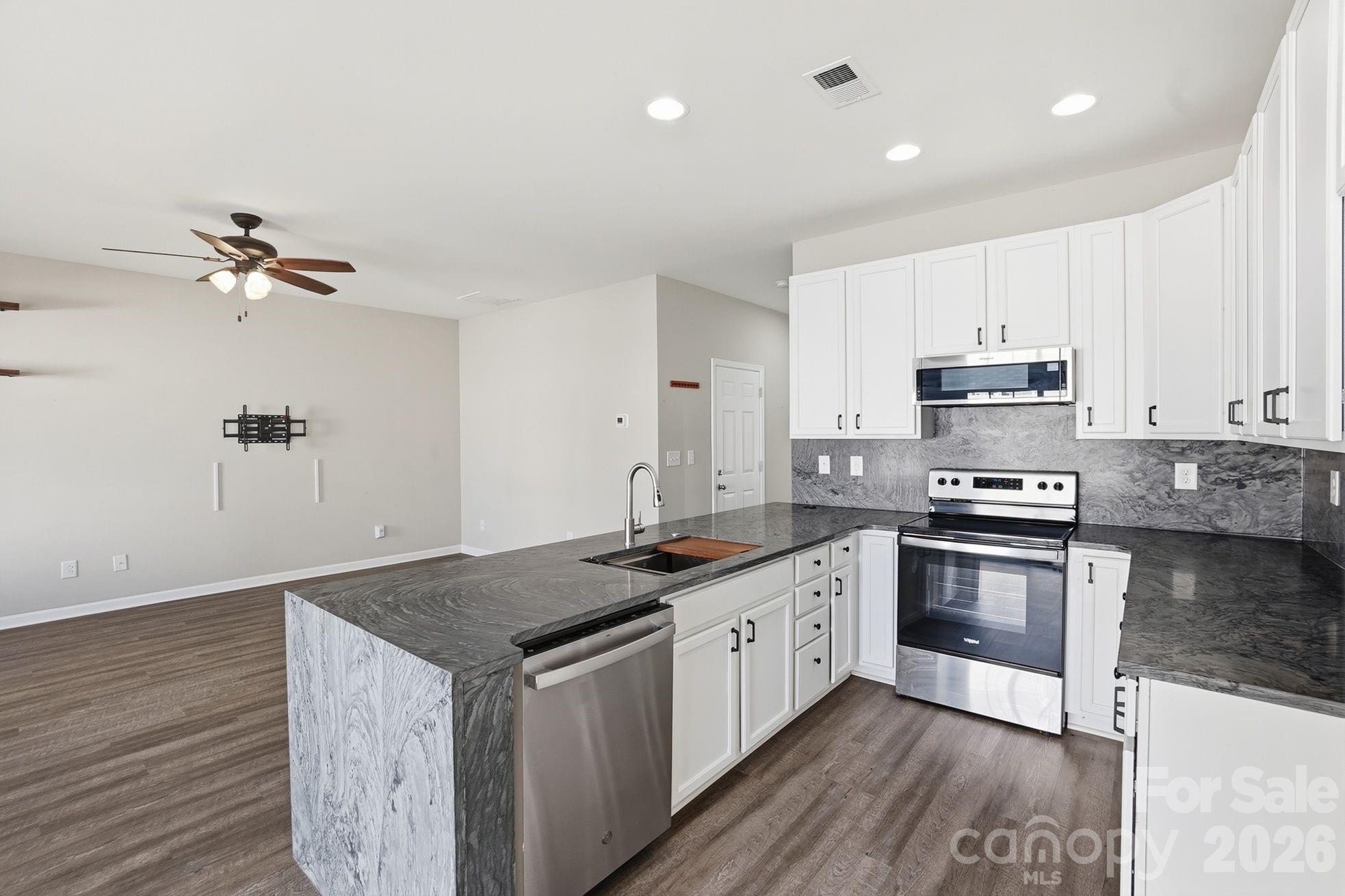 2095 Shady Pond Drive Property Photo 12