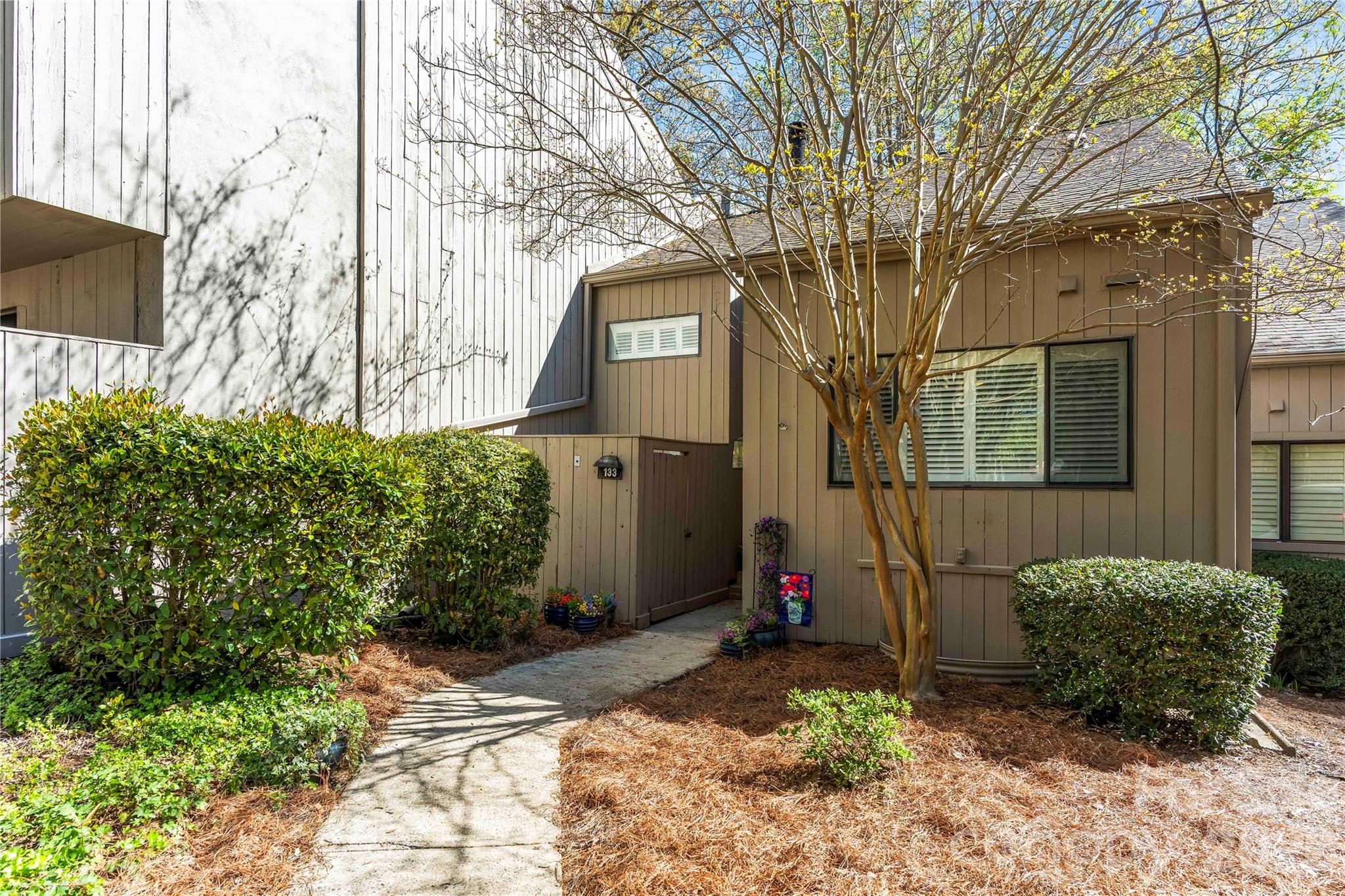 133 Pine Grove Circle Property Photo 8