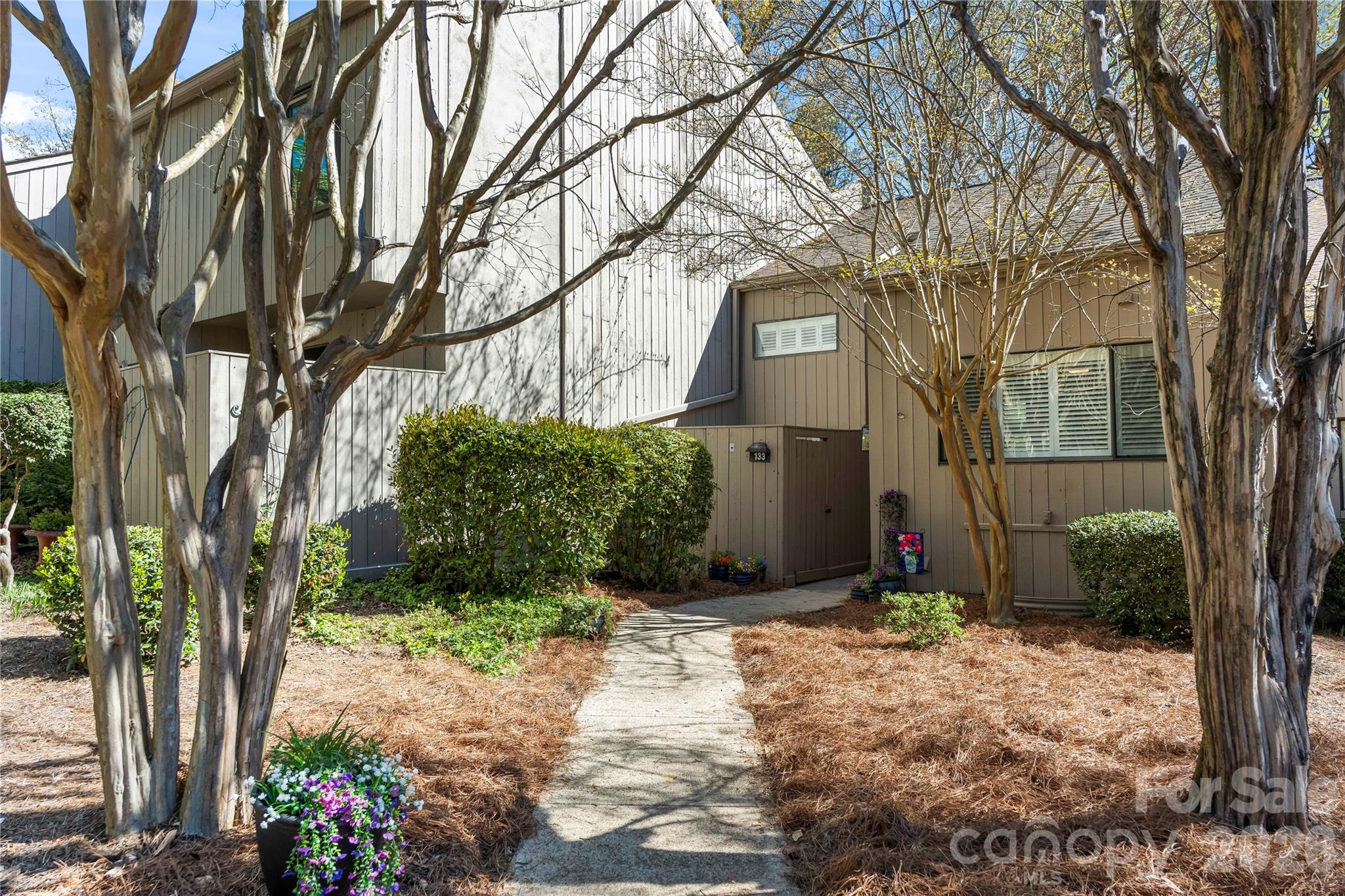 133 Pine Grove Circle Property Photo 9
