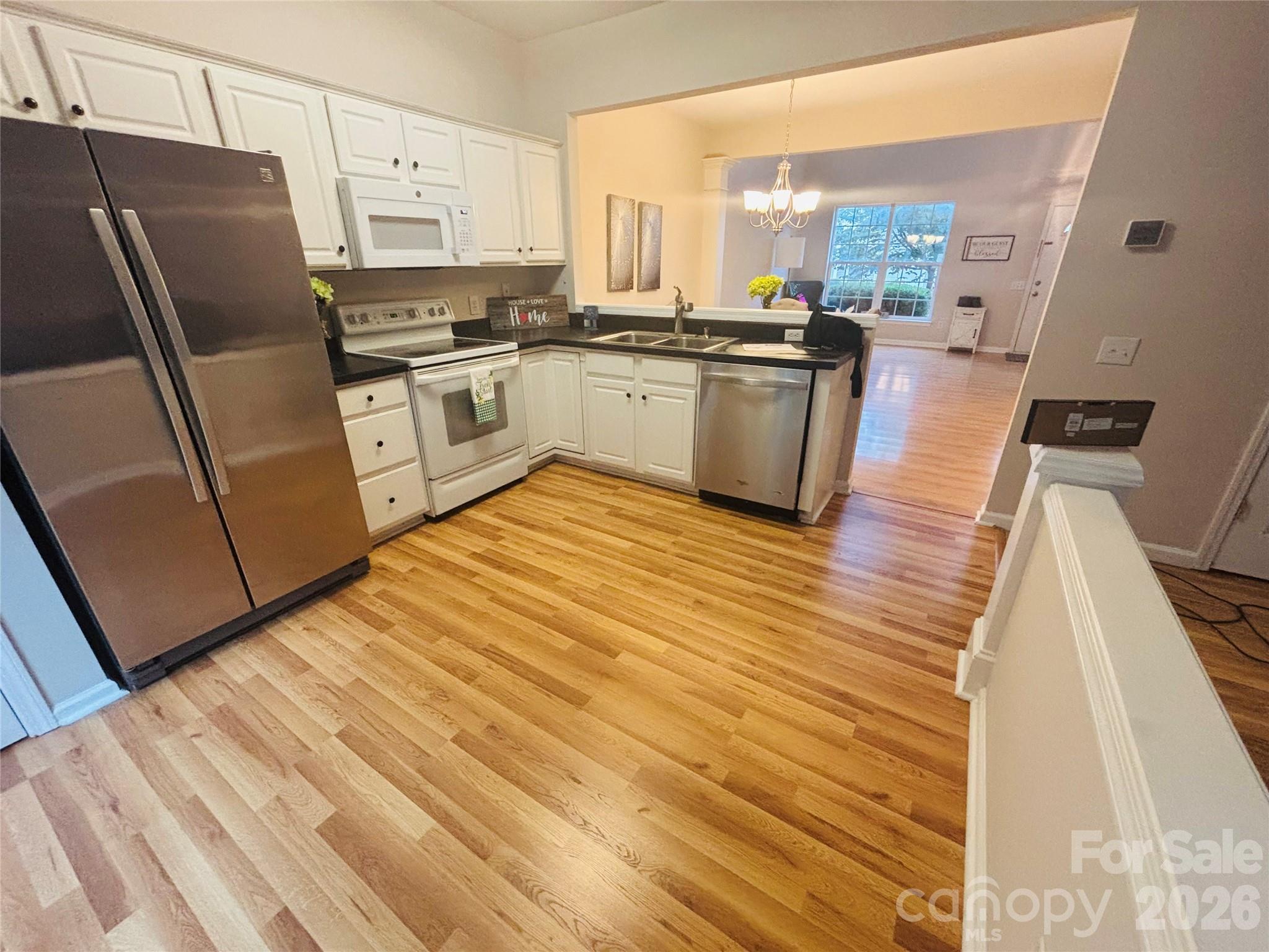 6930 Beverly Springs Drive Property Photo 4
