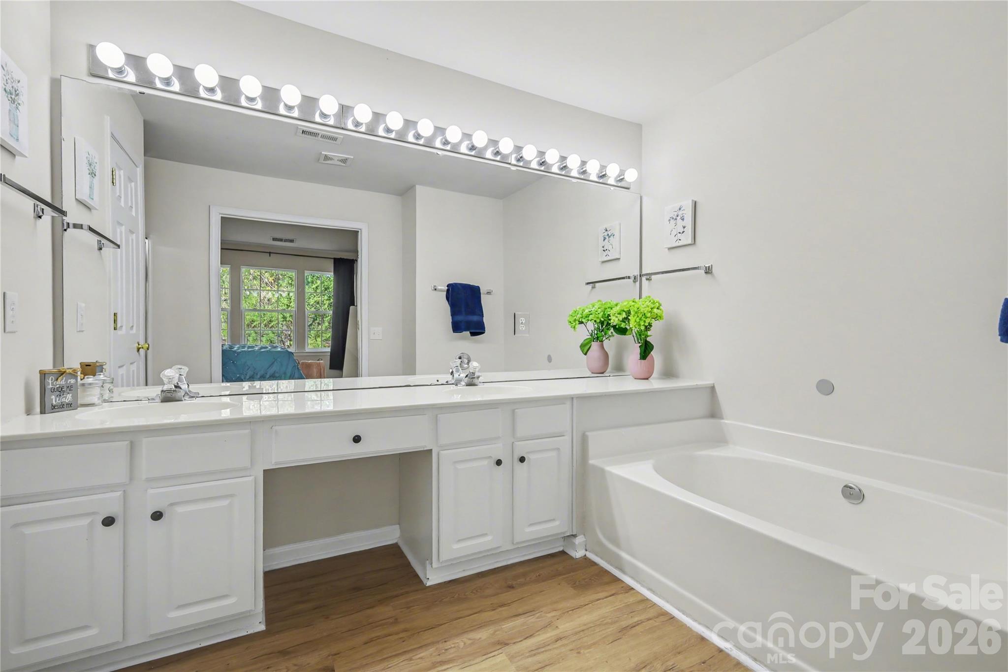 6930 Beverly Springs Drive Property Photo 13
