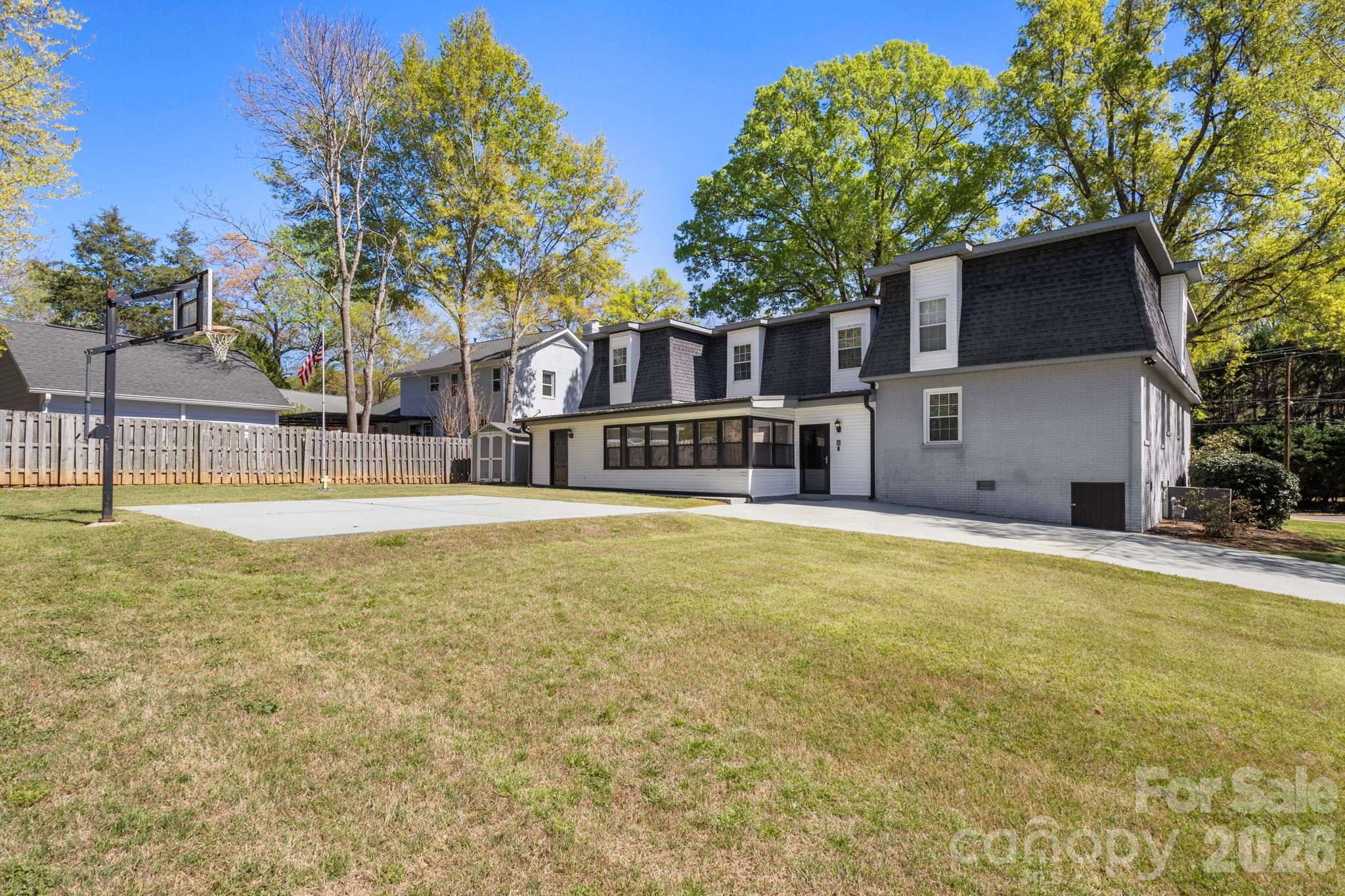 6116 Old Providence Road Property Photo 4