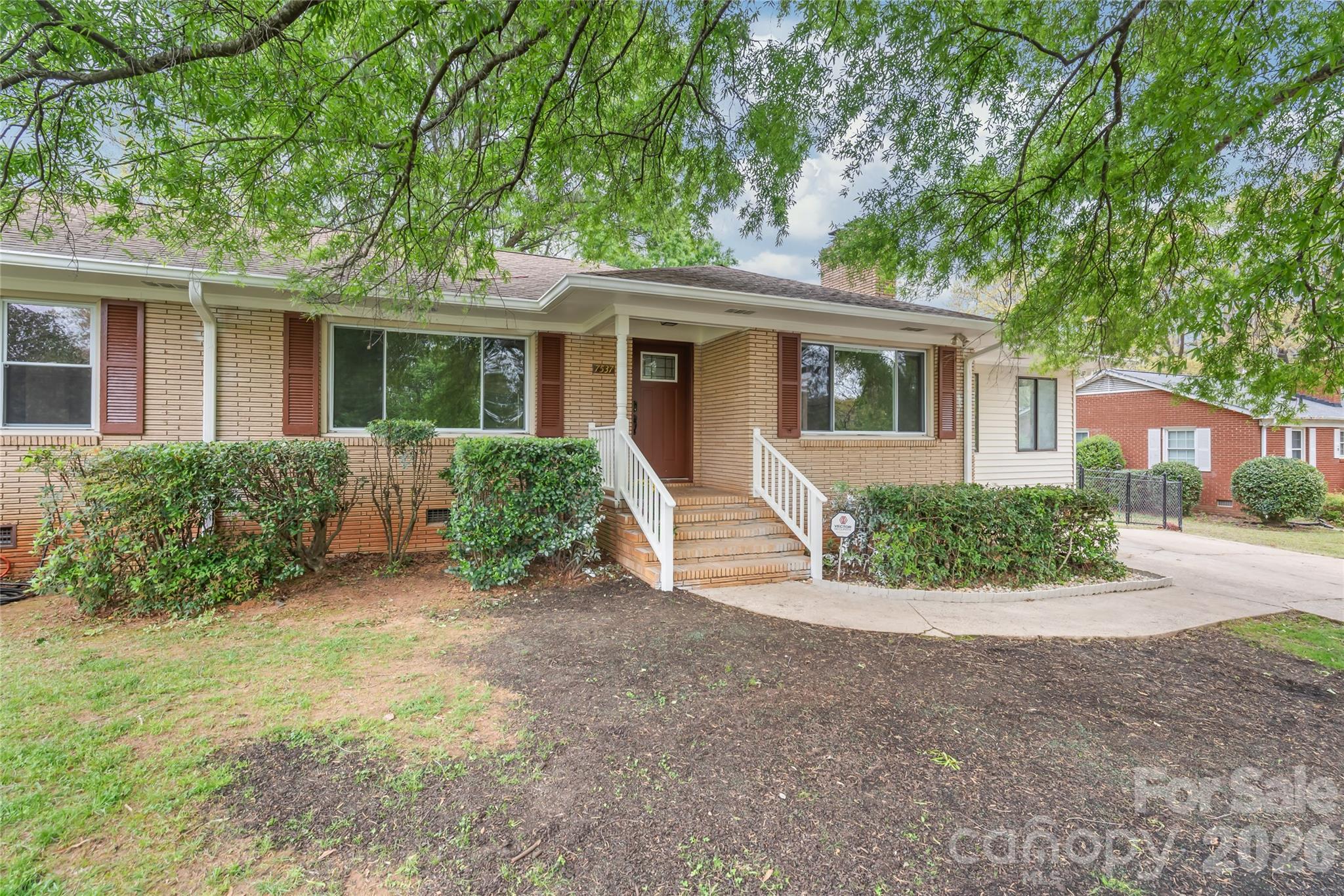 7537 Monroe Road Property Photo 6