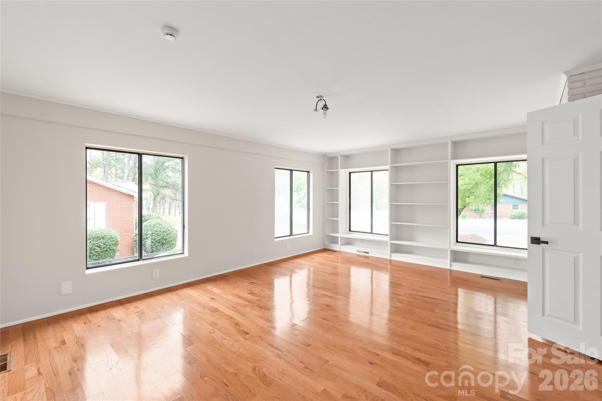 7537 Monroe Road Property Photo 14