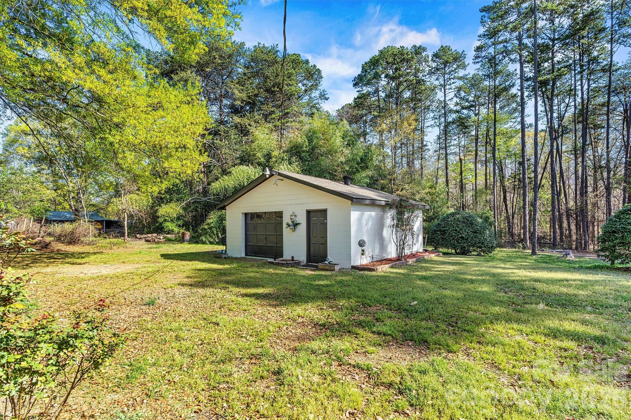 5329 E Highway 27 Highway Property Photo 3