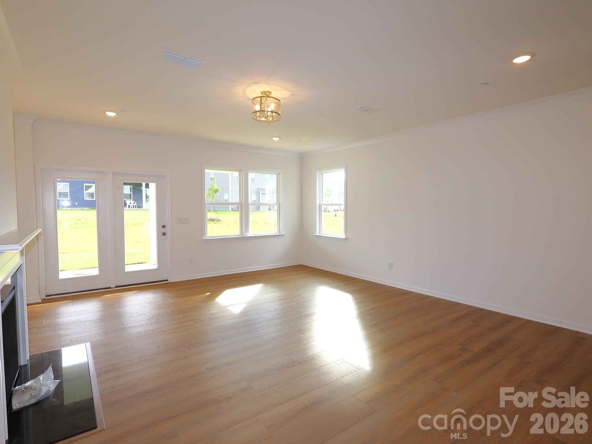 634 Downshire Road Property Photo 5