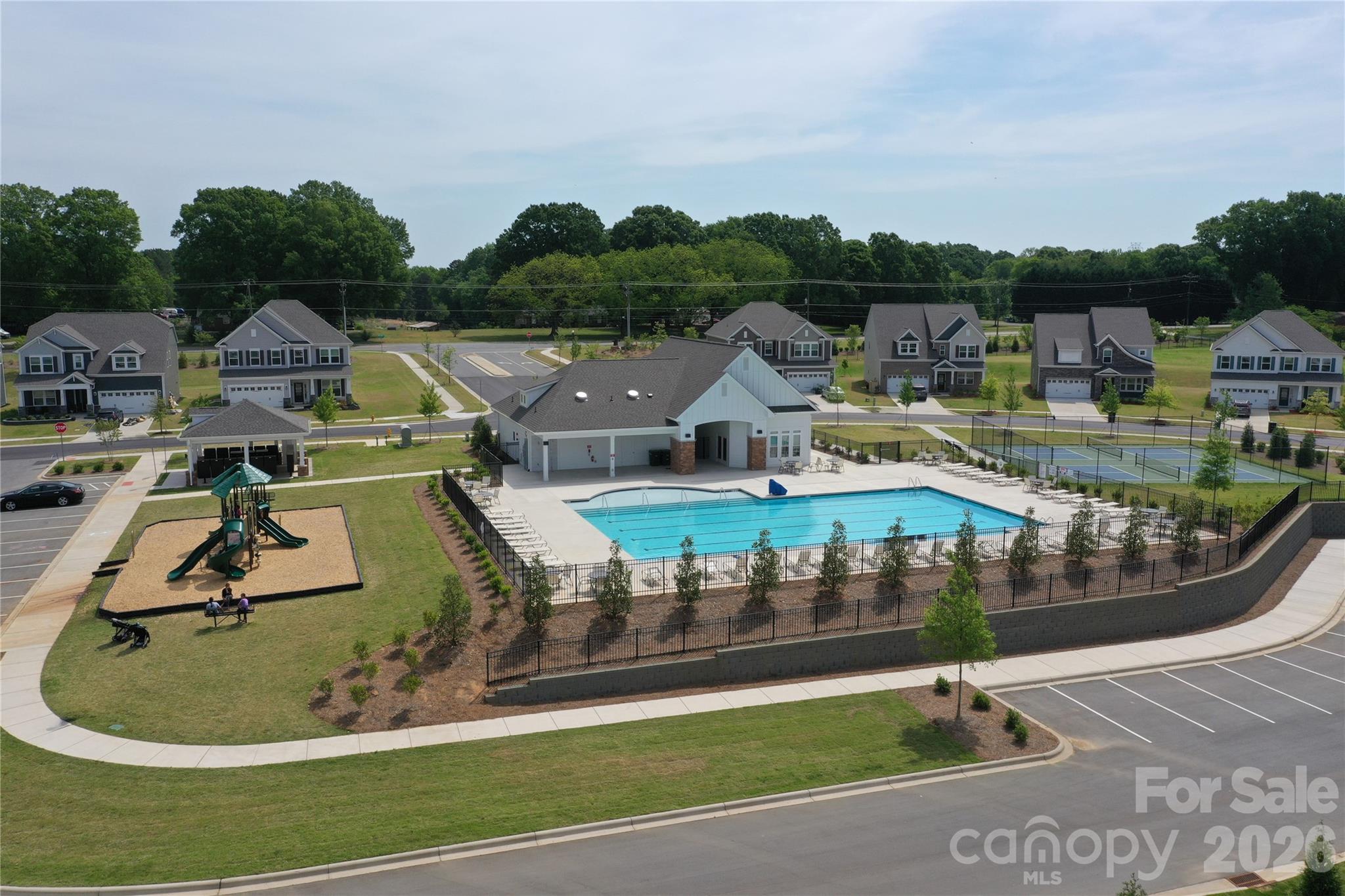 650 Downshire Road Property Photo 8