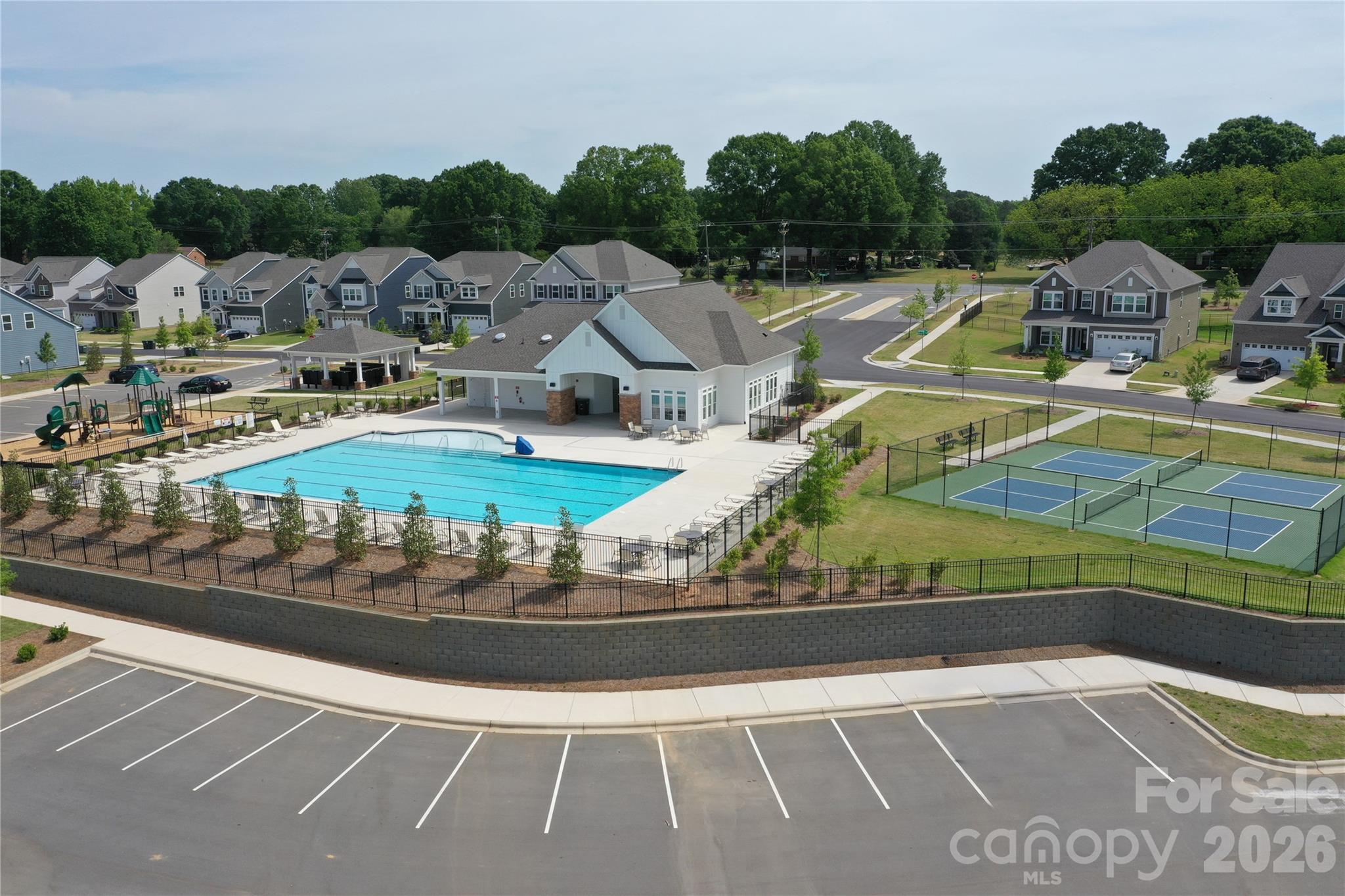 650 Downshire Road Property Photo 9