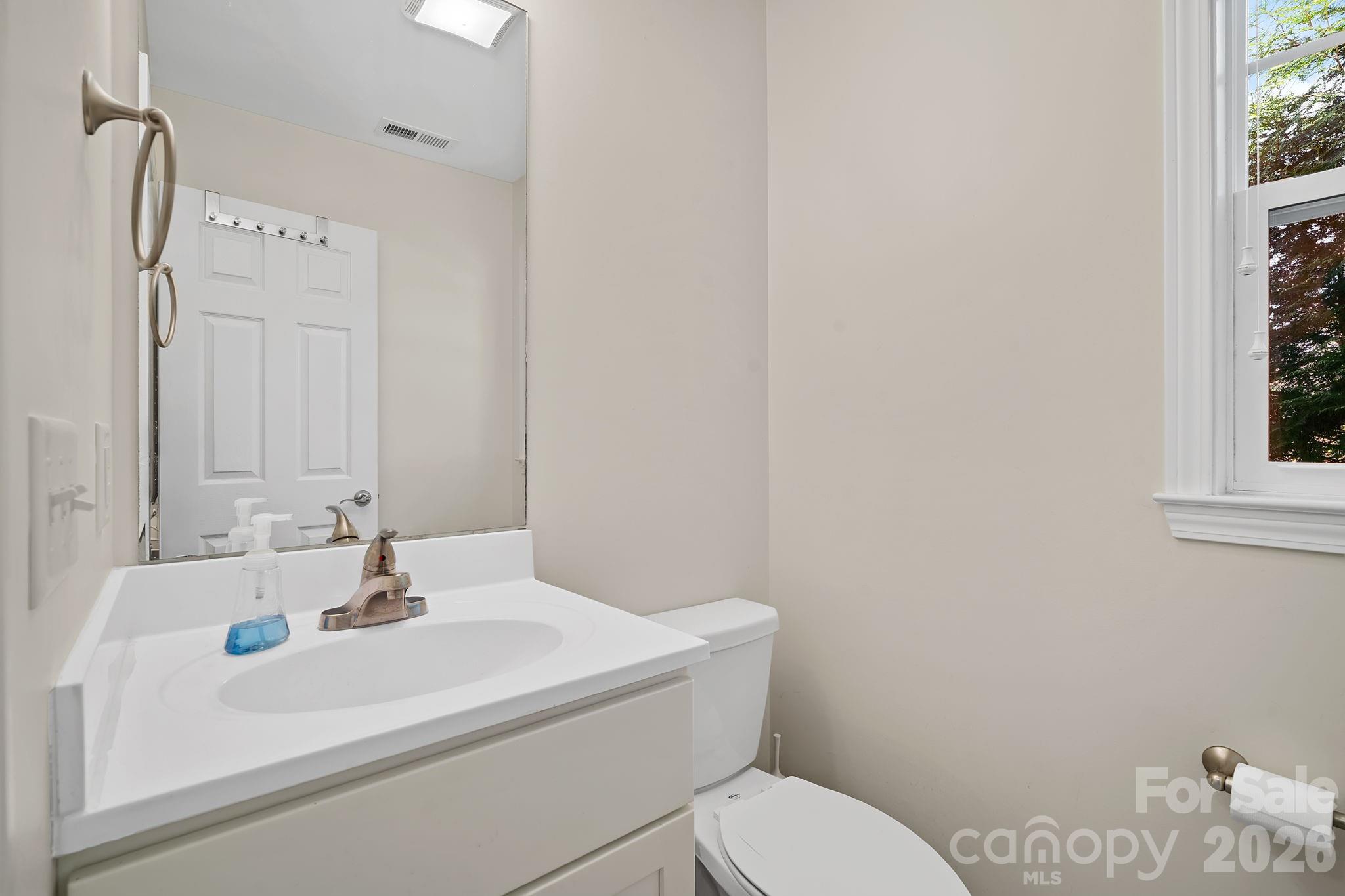 1009 Baldwin Commons Drive Property Photo 9