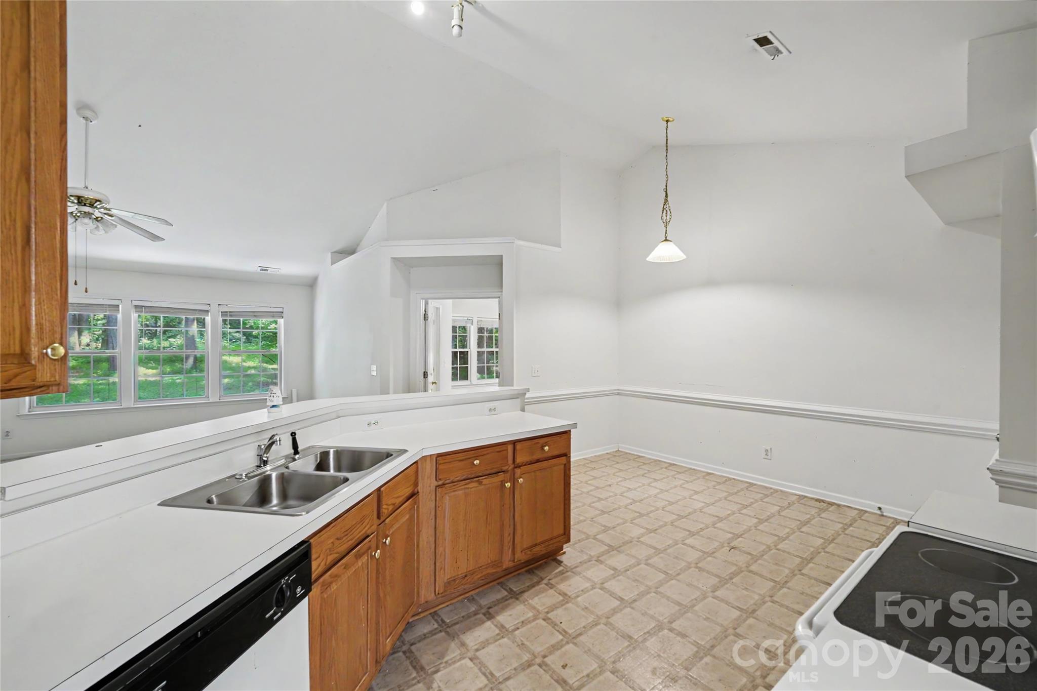 6213 Nevin Road Property Photo 12