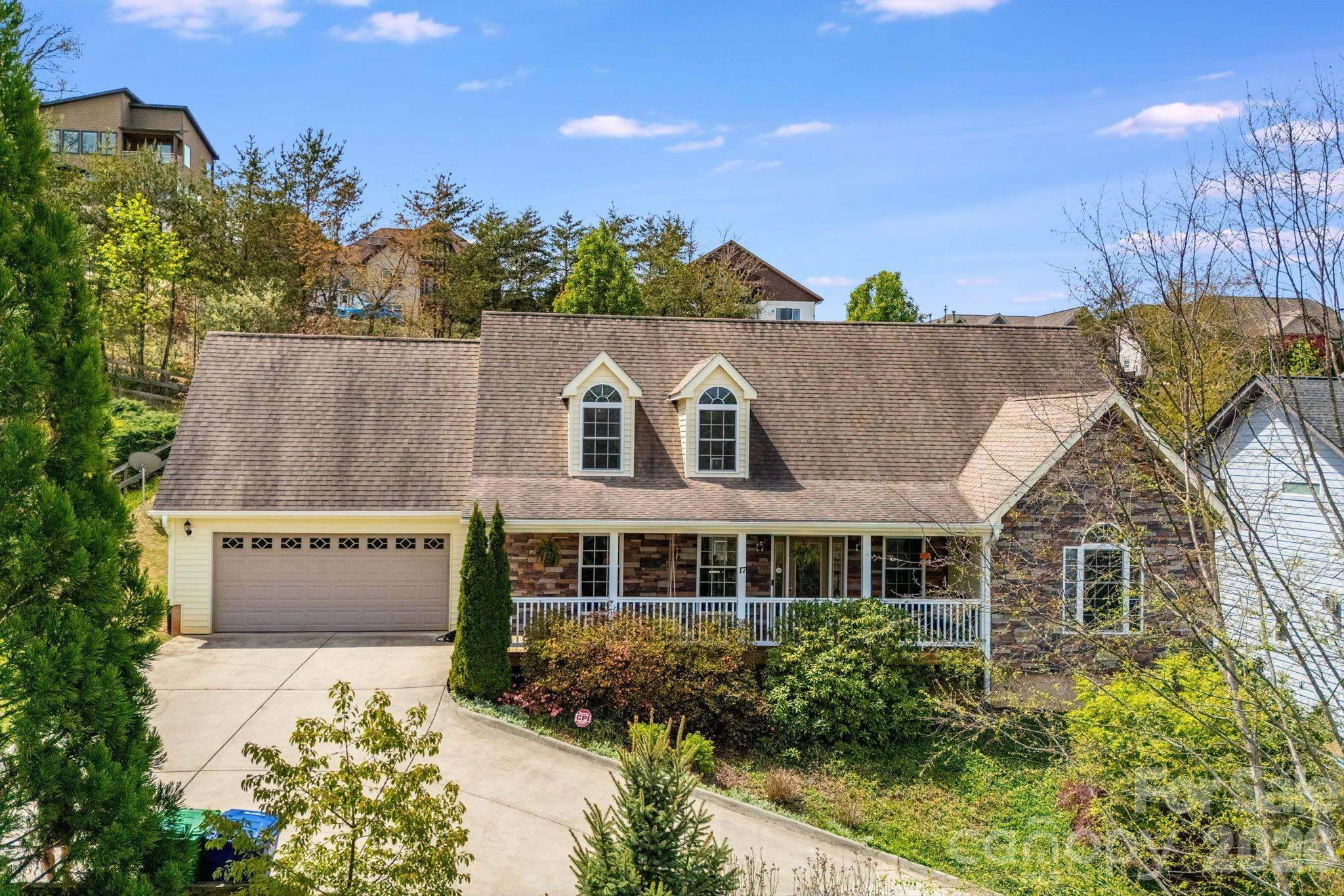 17 Moss Pink Place Property Photo 1