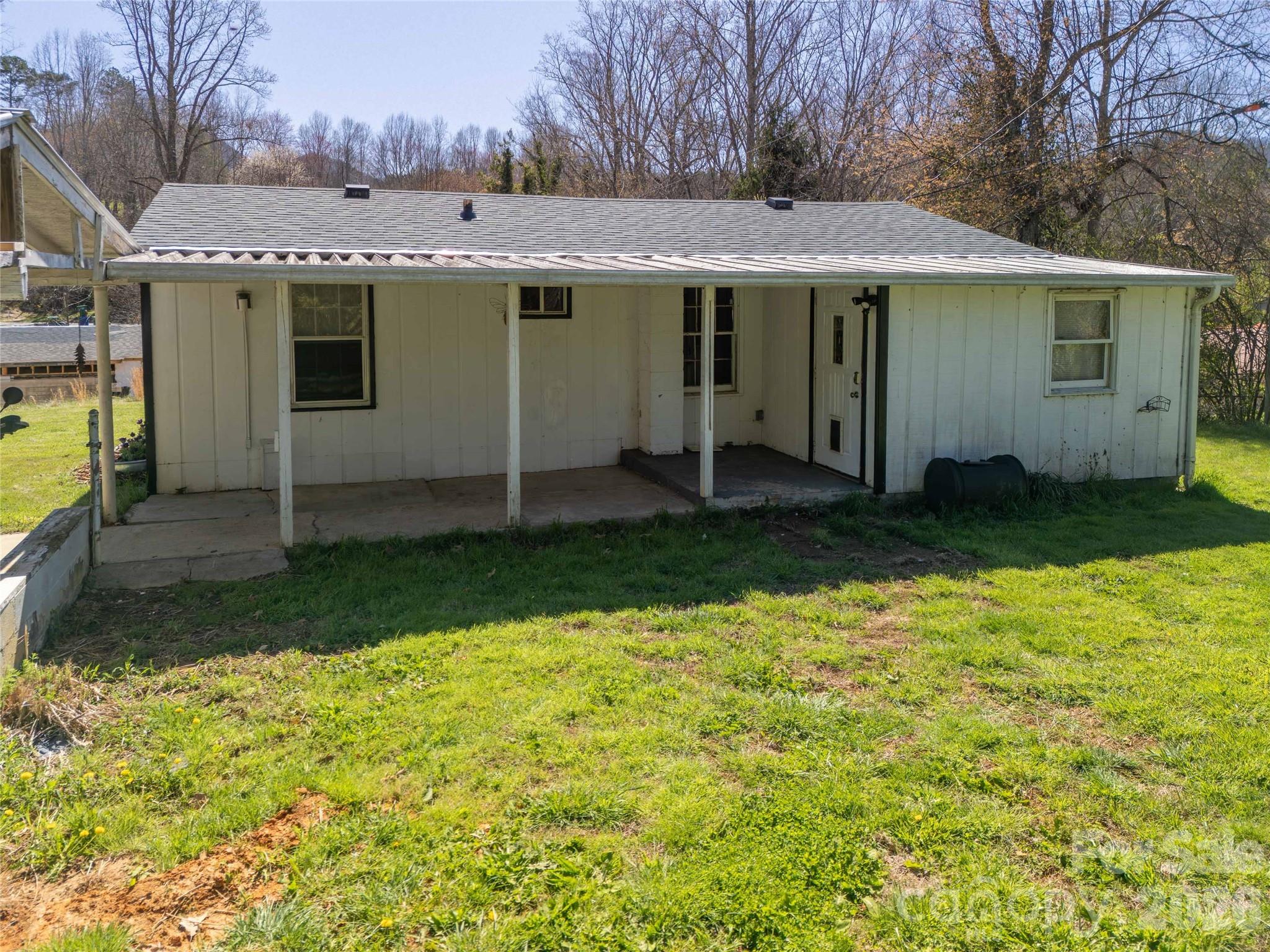14 Winter Woods Drive Property Photo 7
