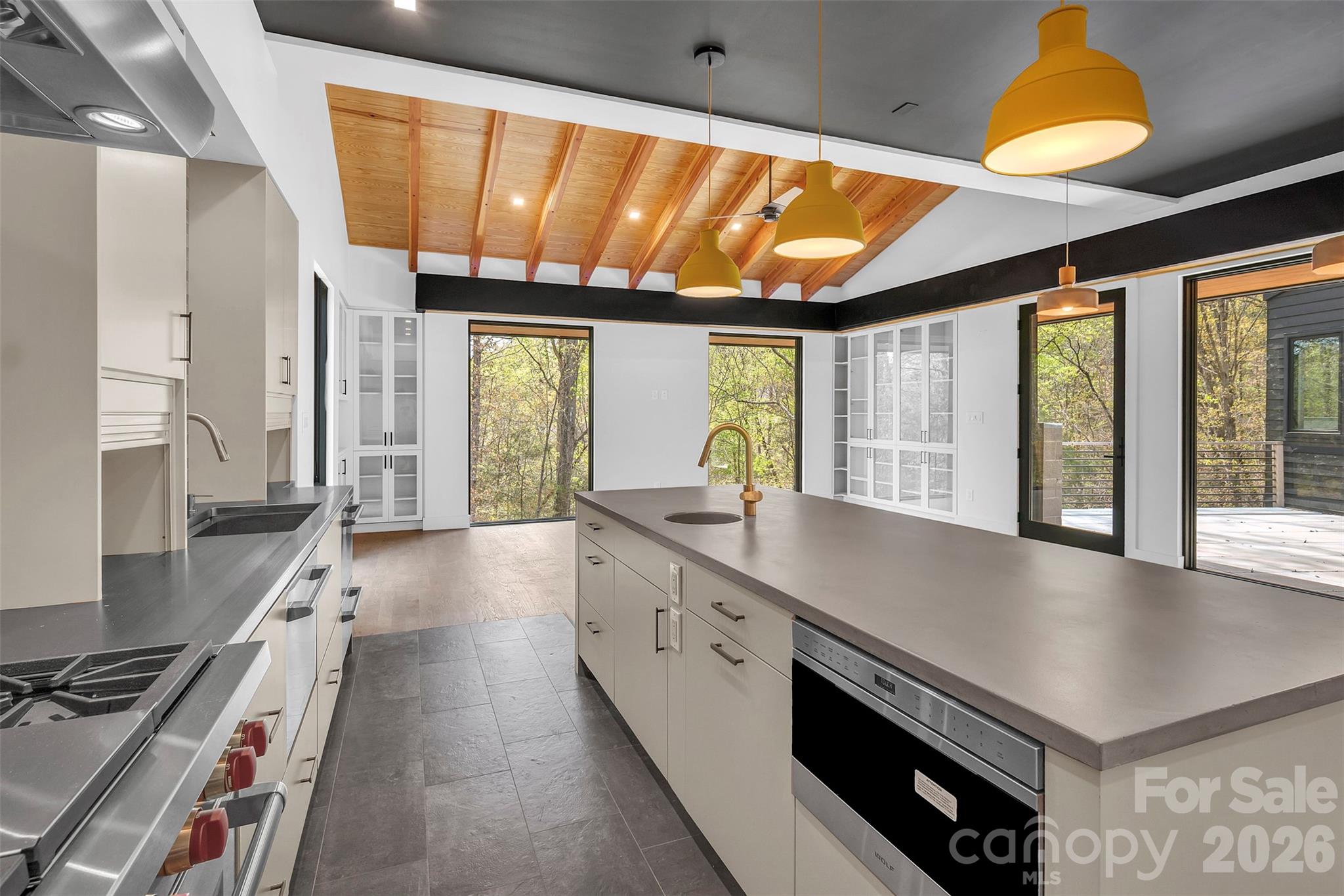 386 Squirrel Lane Property Photo 18