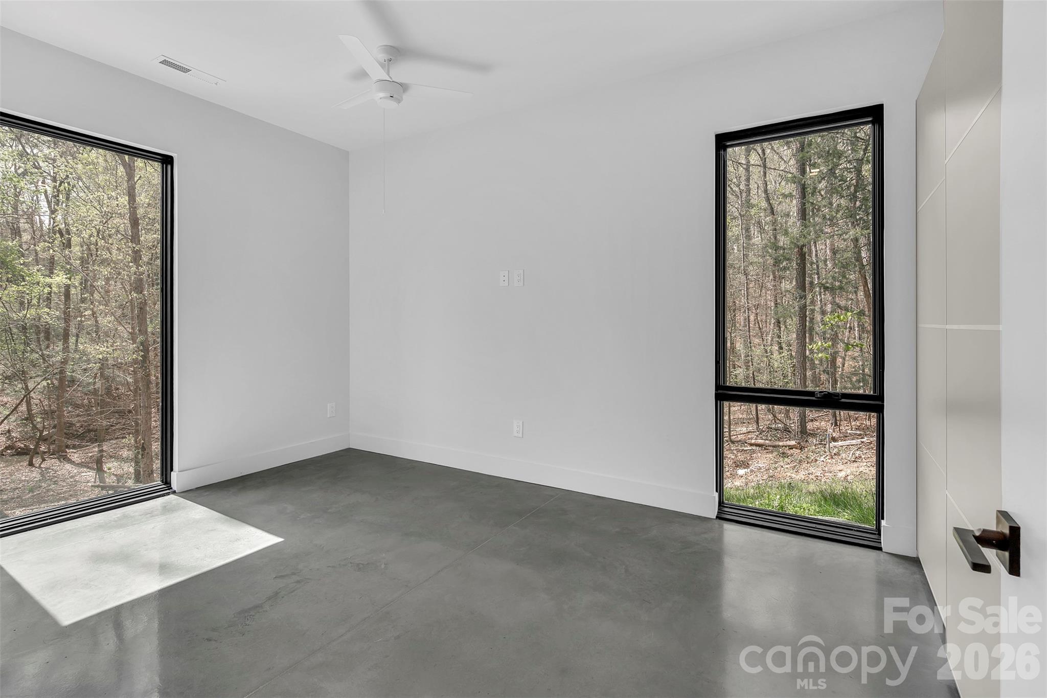 386 Squirrel Lane Property Photo 36
