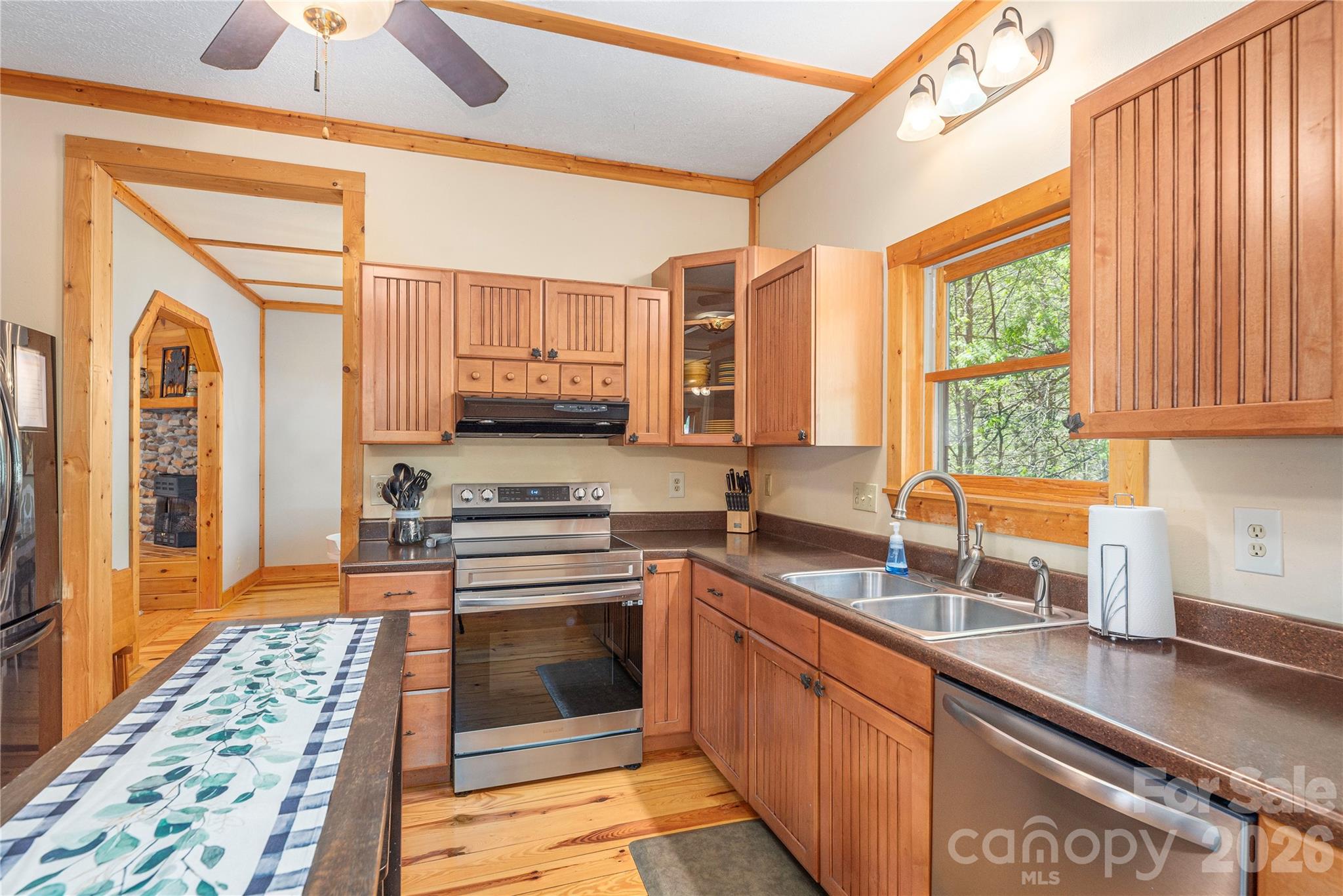 129 Valley Creek Drive Property Photo 6
