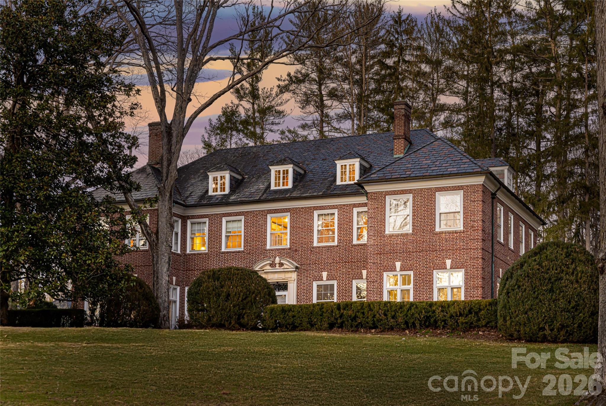 407 Vanderbilt Road Property Photo 2