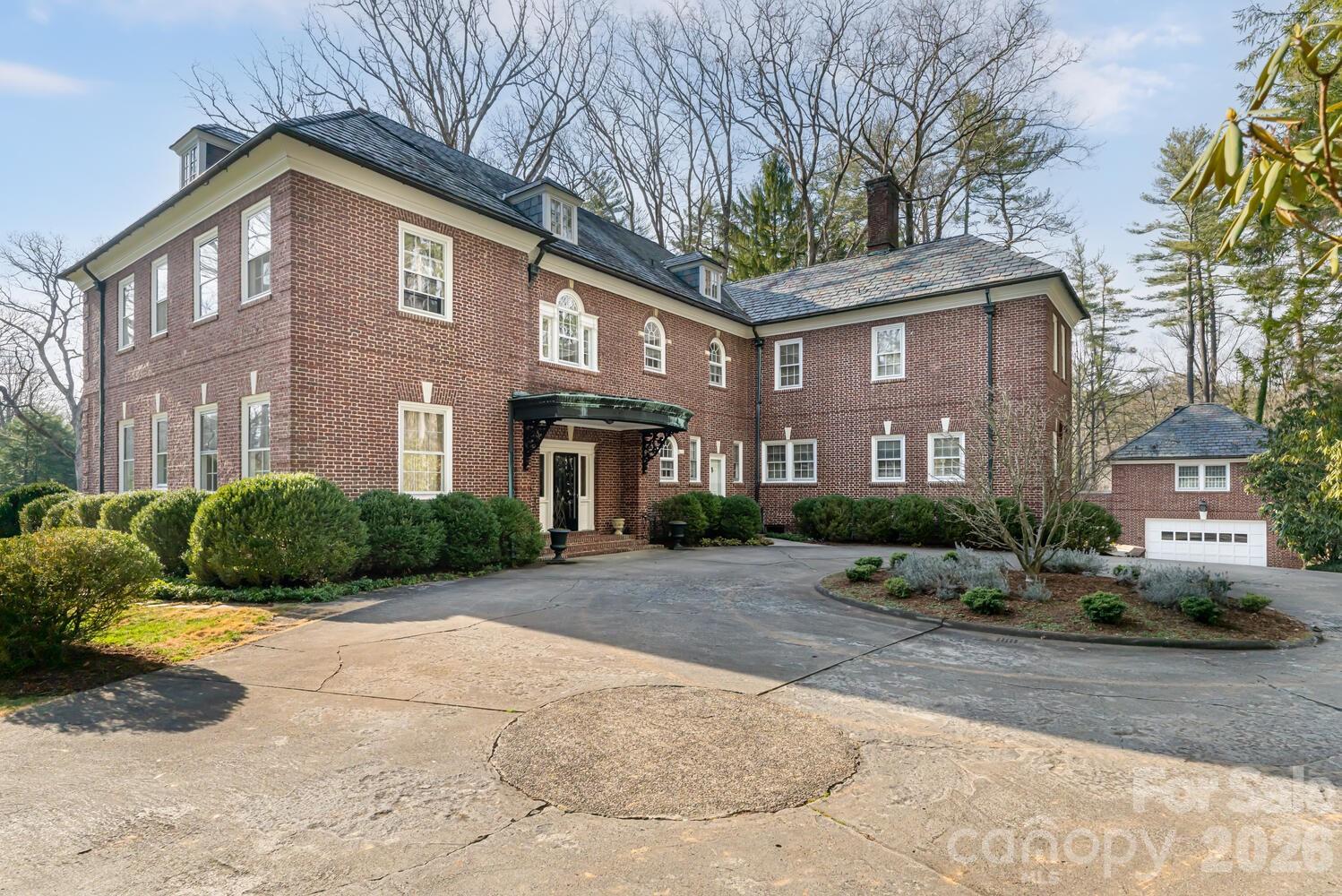 407 Vanderbilt Road Property Photo 3