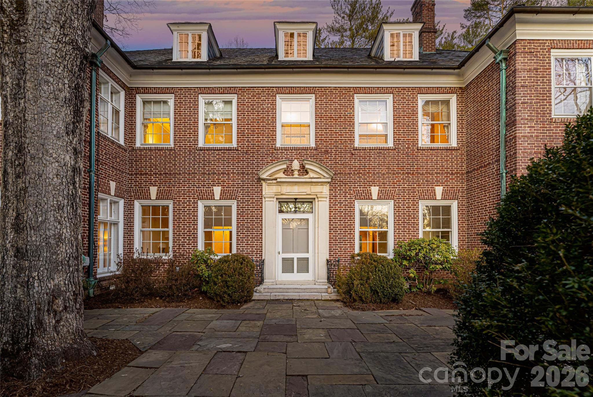 407 Vanderbilt Road Property Photo 17