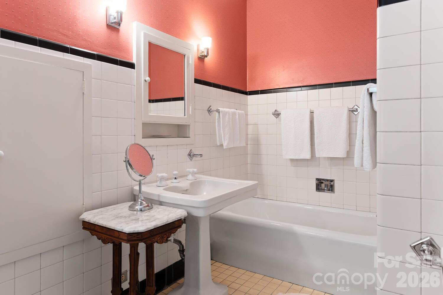407 Vanderbilt Road Property Photo 39