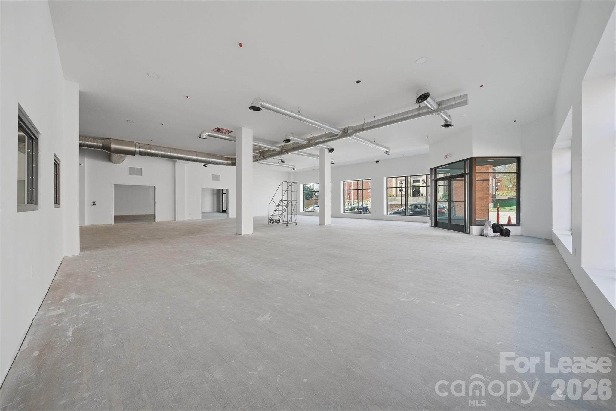 1001 W Avenue Property Photo 11
